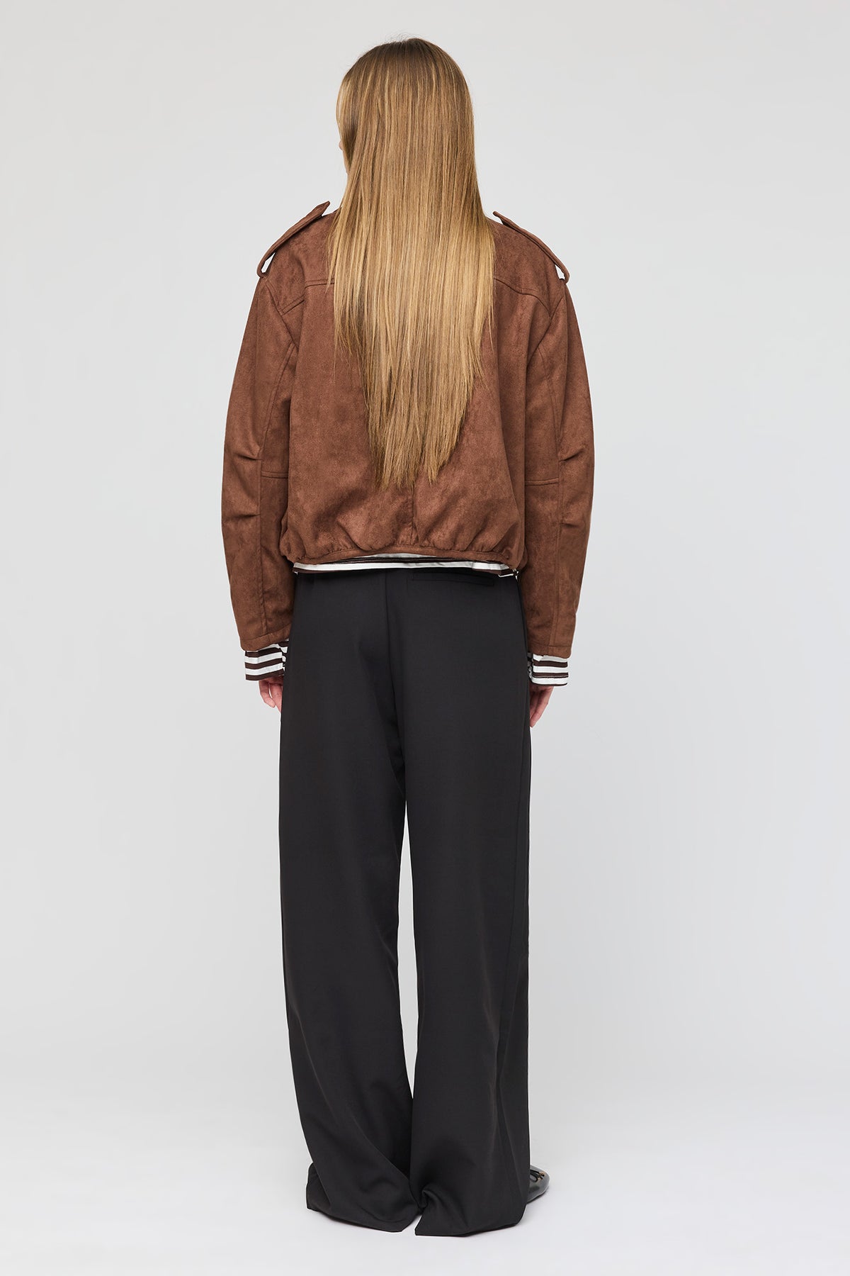 Vue alternative 3. Pantalon habillé avec taille cintrée