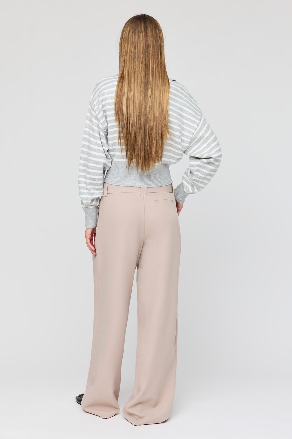 Vue alternative 3. Pantalon habillé avec taille cintrée