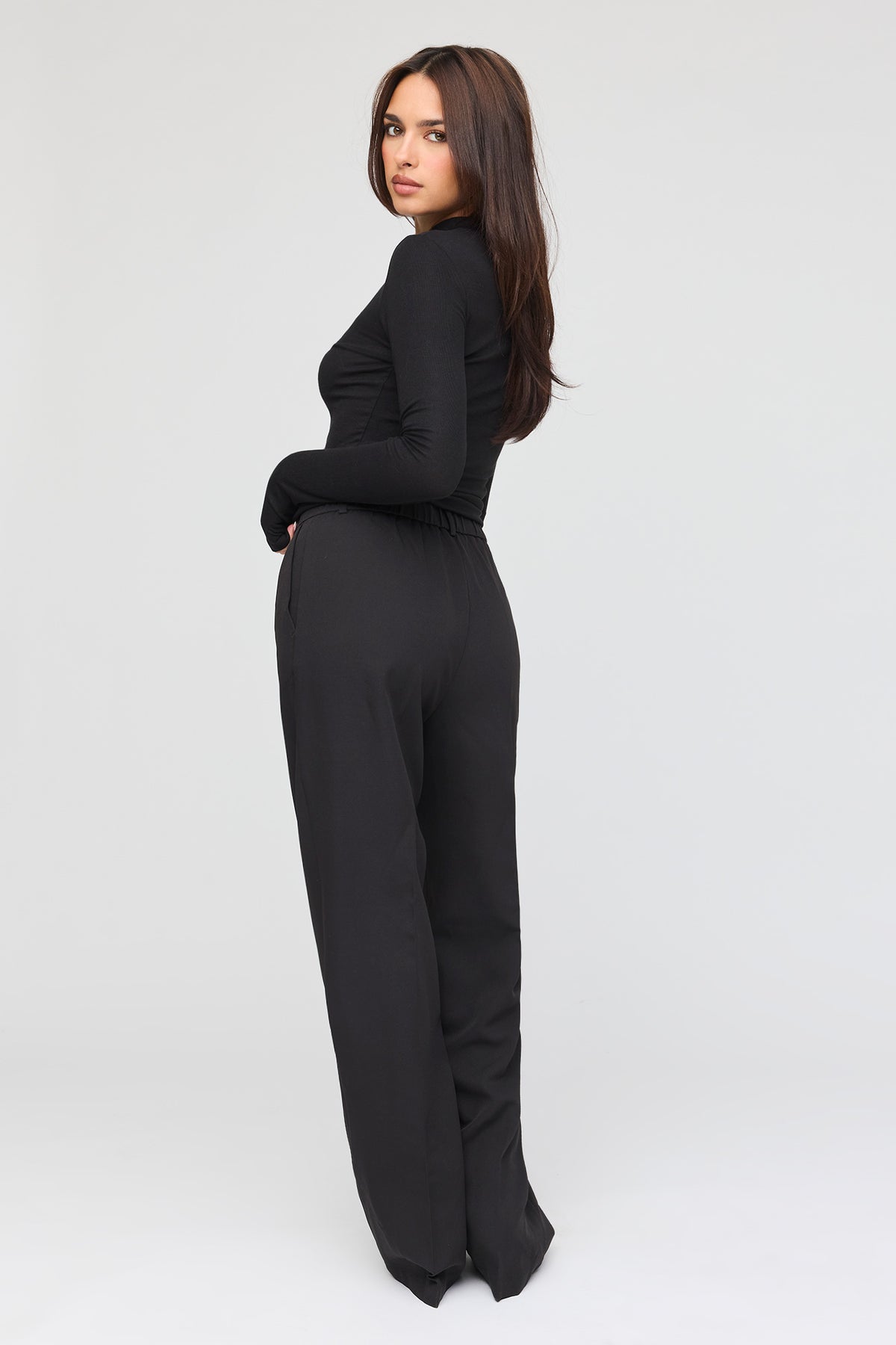 Vue alternative 3. Pantalon habillé à jambe large