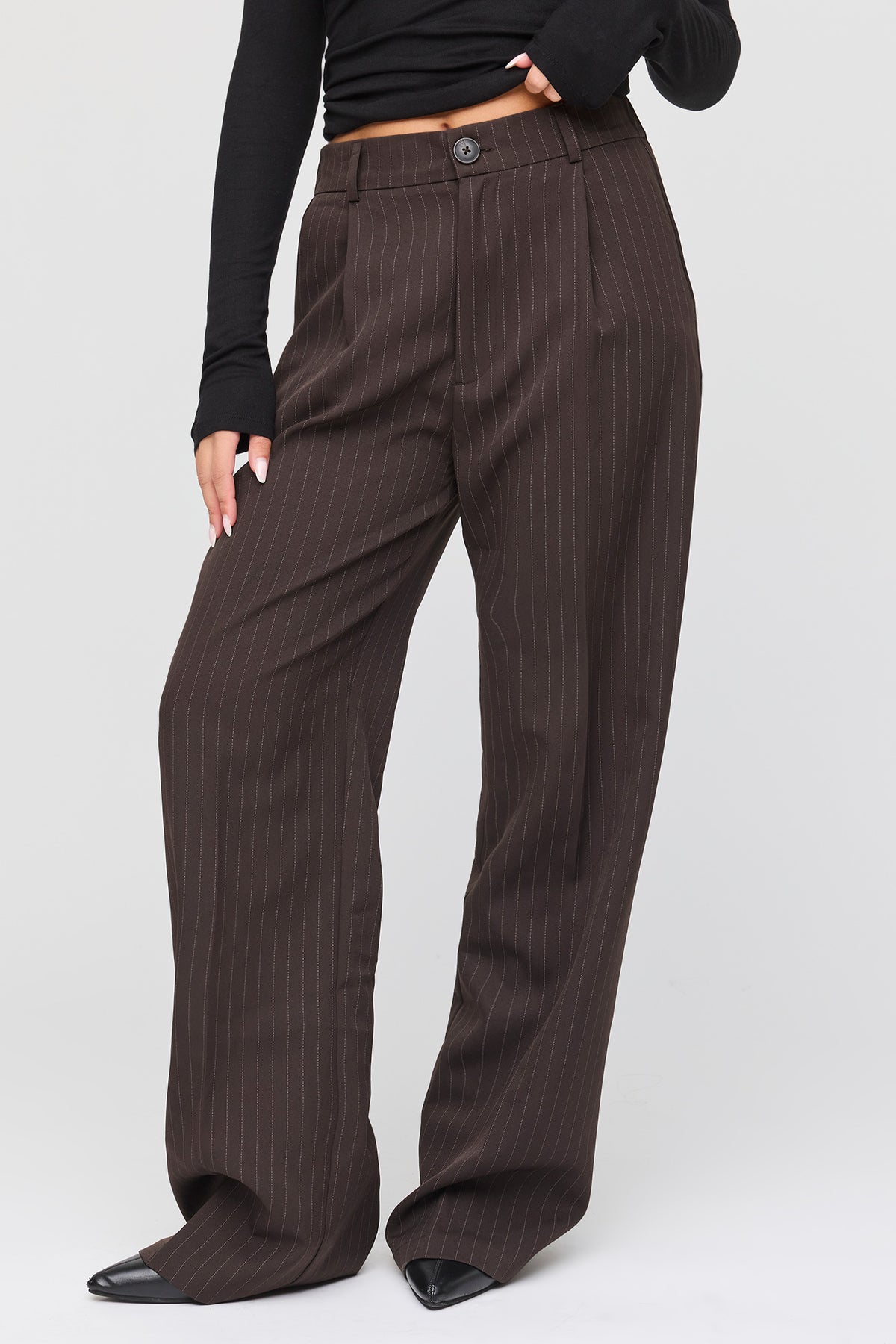 Vue alternative 2. Pantalon habillé à jambe large