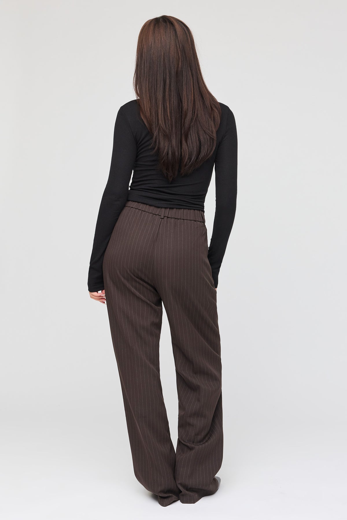Vue alternative 3. Pantalon habillé à jambe large