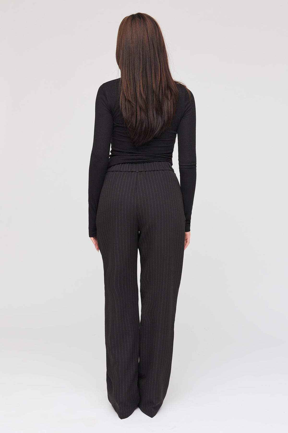 Vue alternative 3. Pantalon habillé à jambe large