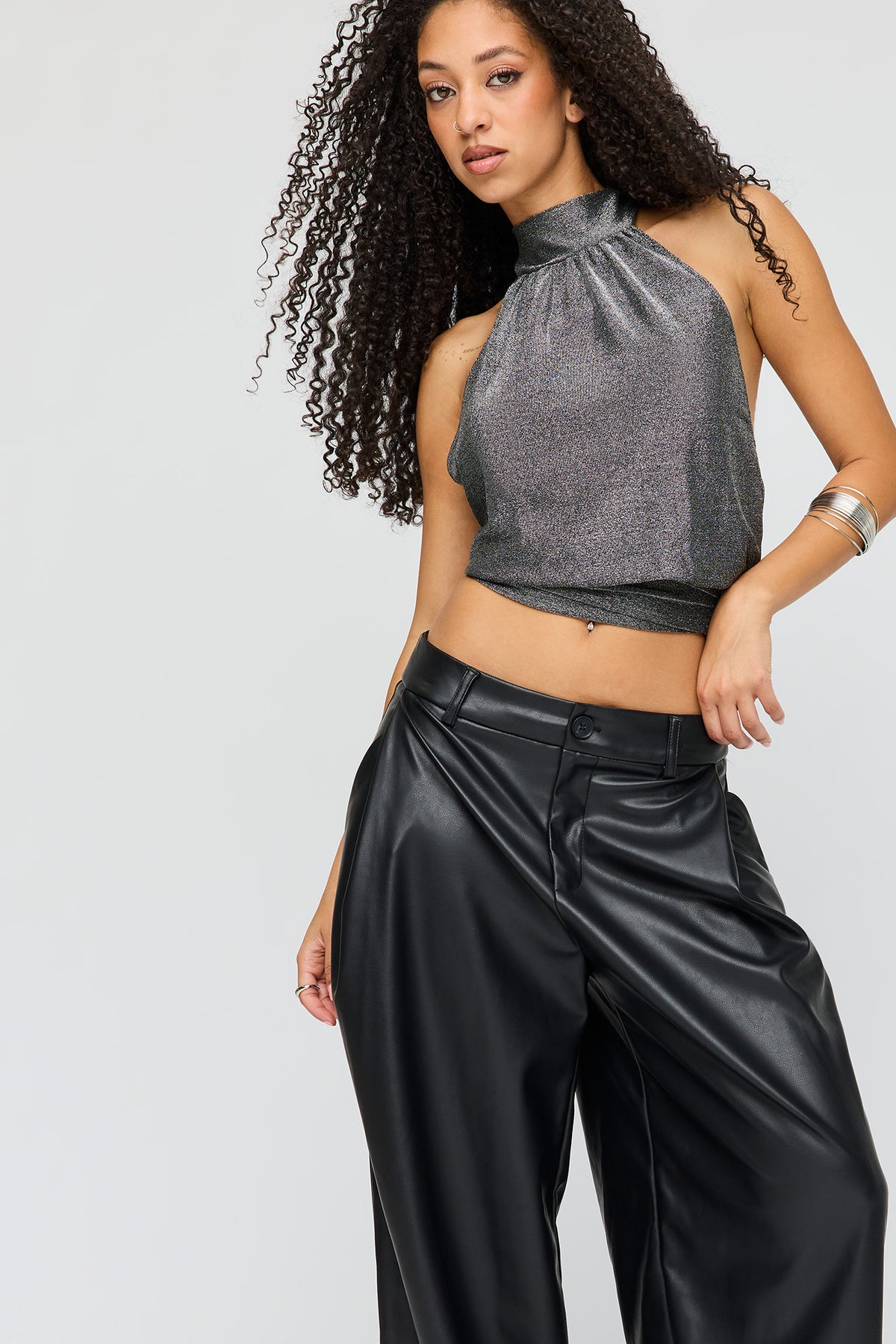 Vue alternative 4. Pantalon baggy en similicuir