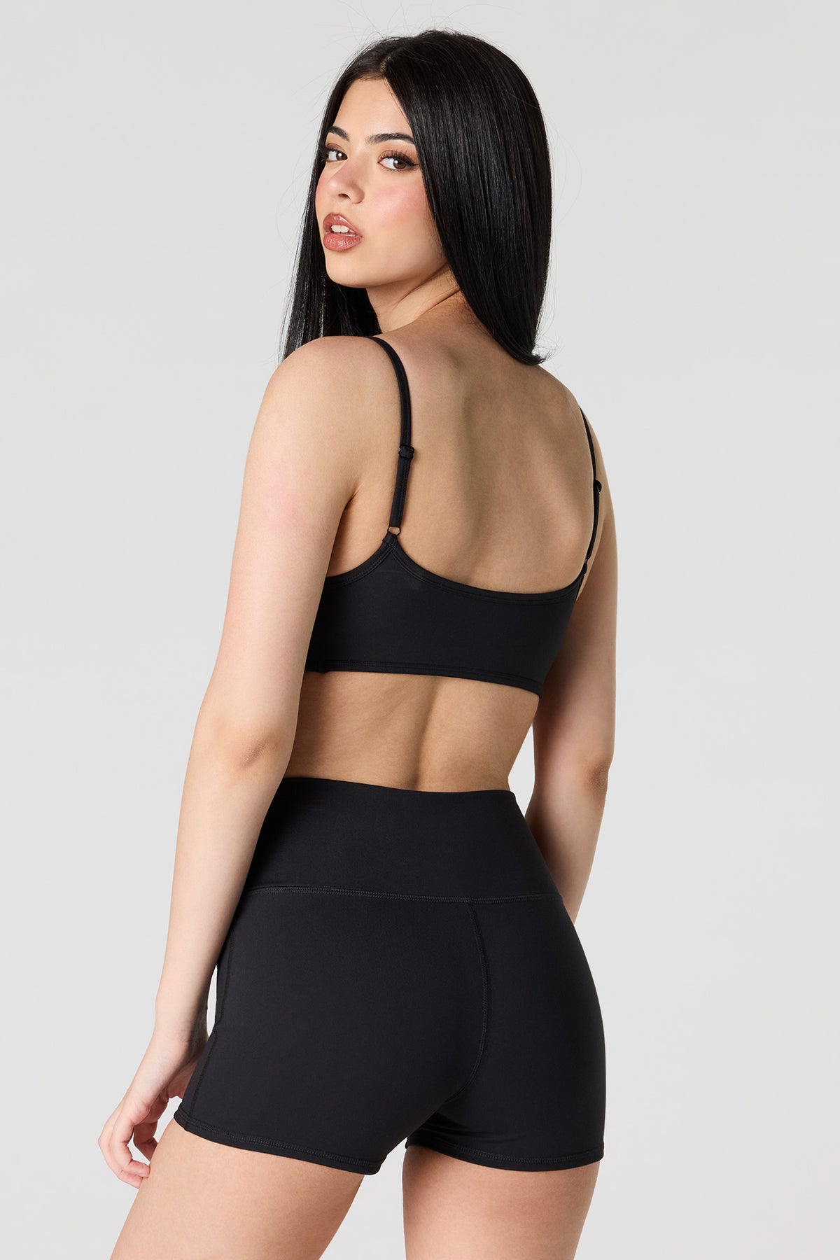 Vue alternative 2. Short de cycliste U/A 2,75 po