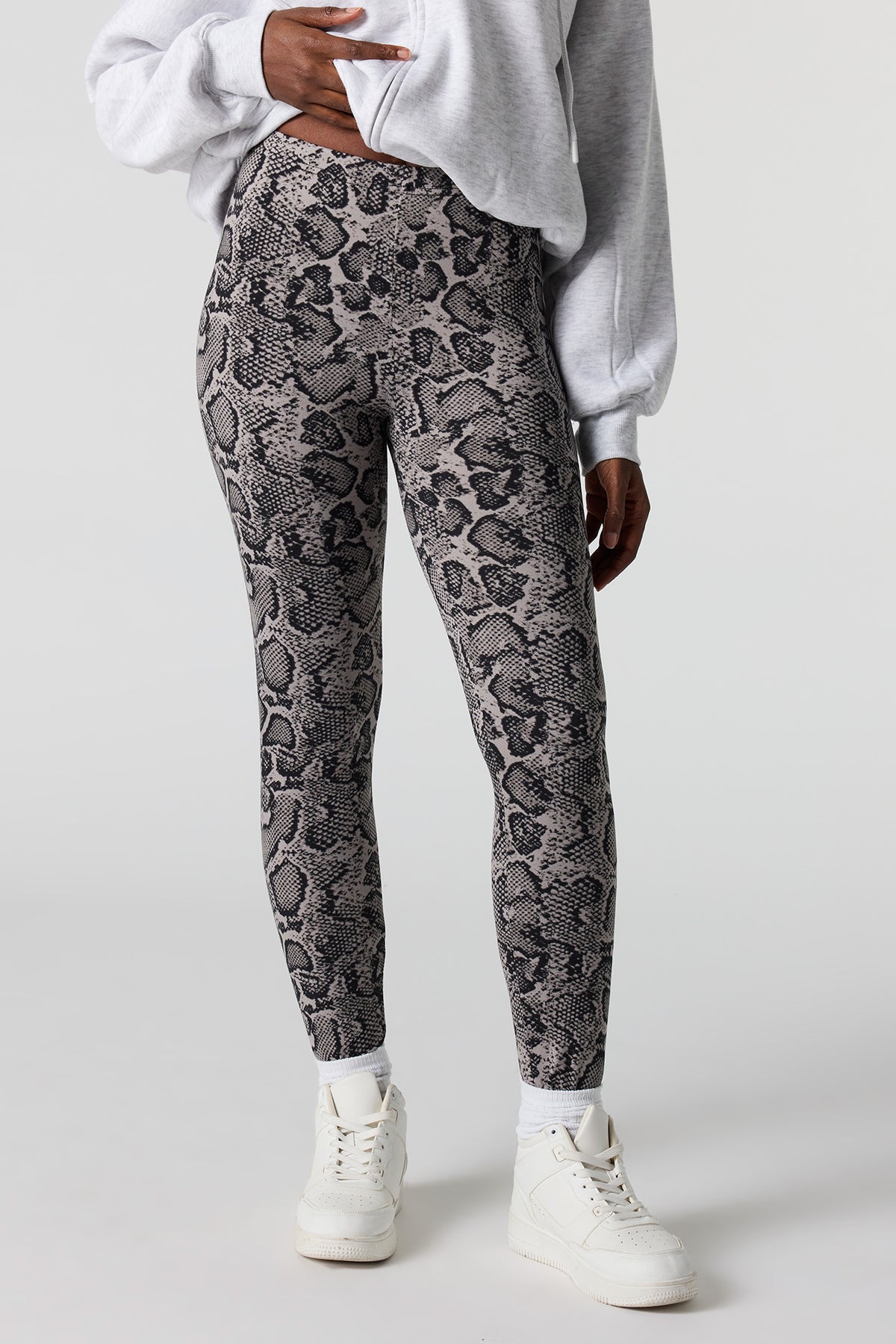 Alt View 2. Printed Legging - Leopard