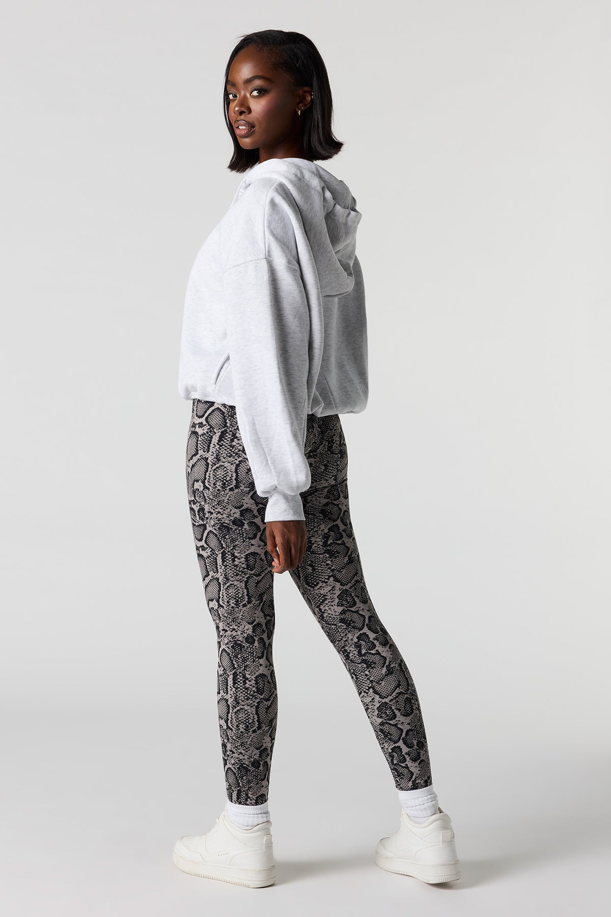 Alt View 3. Printed Legging - Leopard