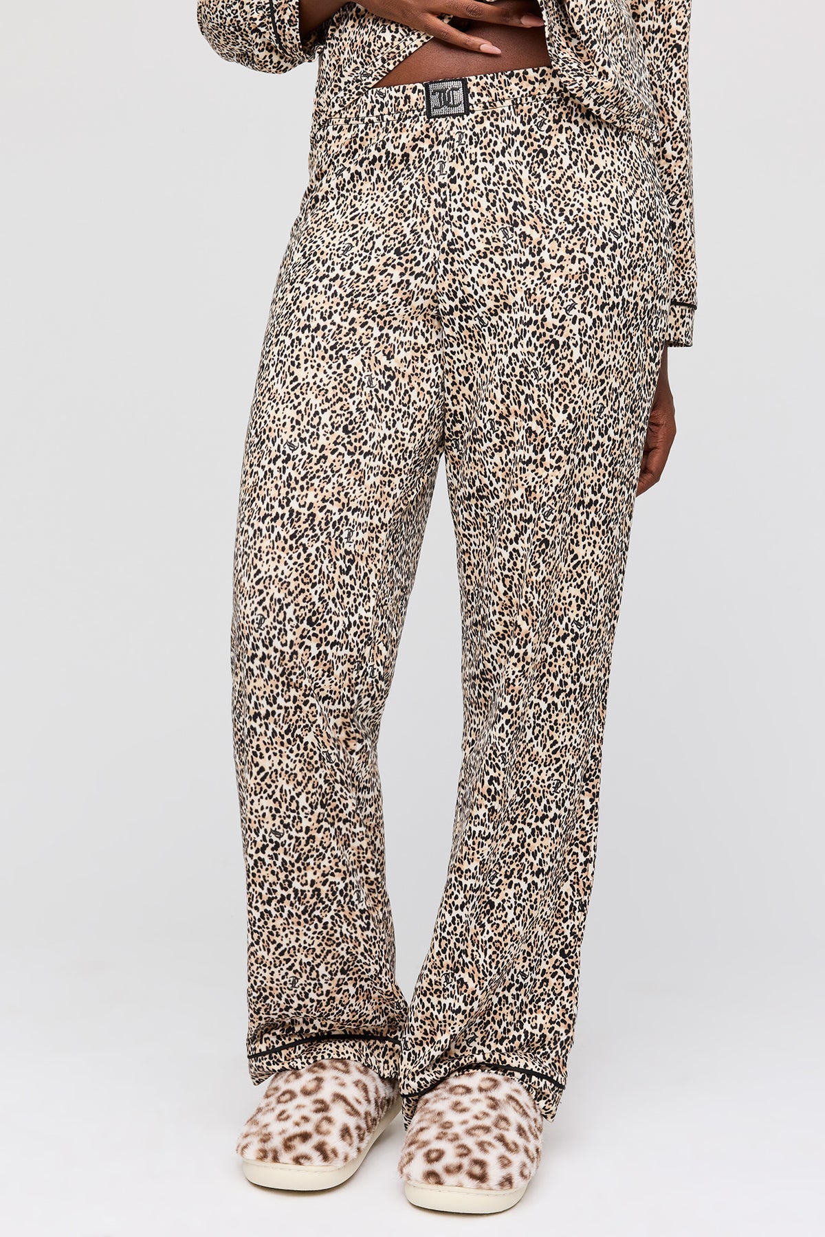 Alt View 3. Juicy Couture Buttoned Top & Pant Pajama Set - Leopard