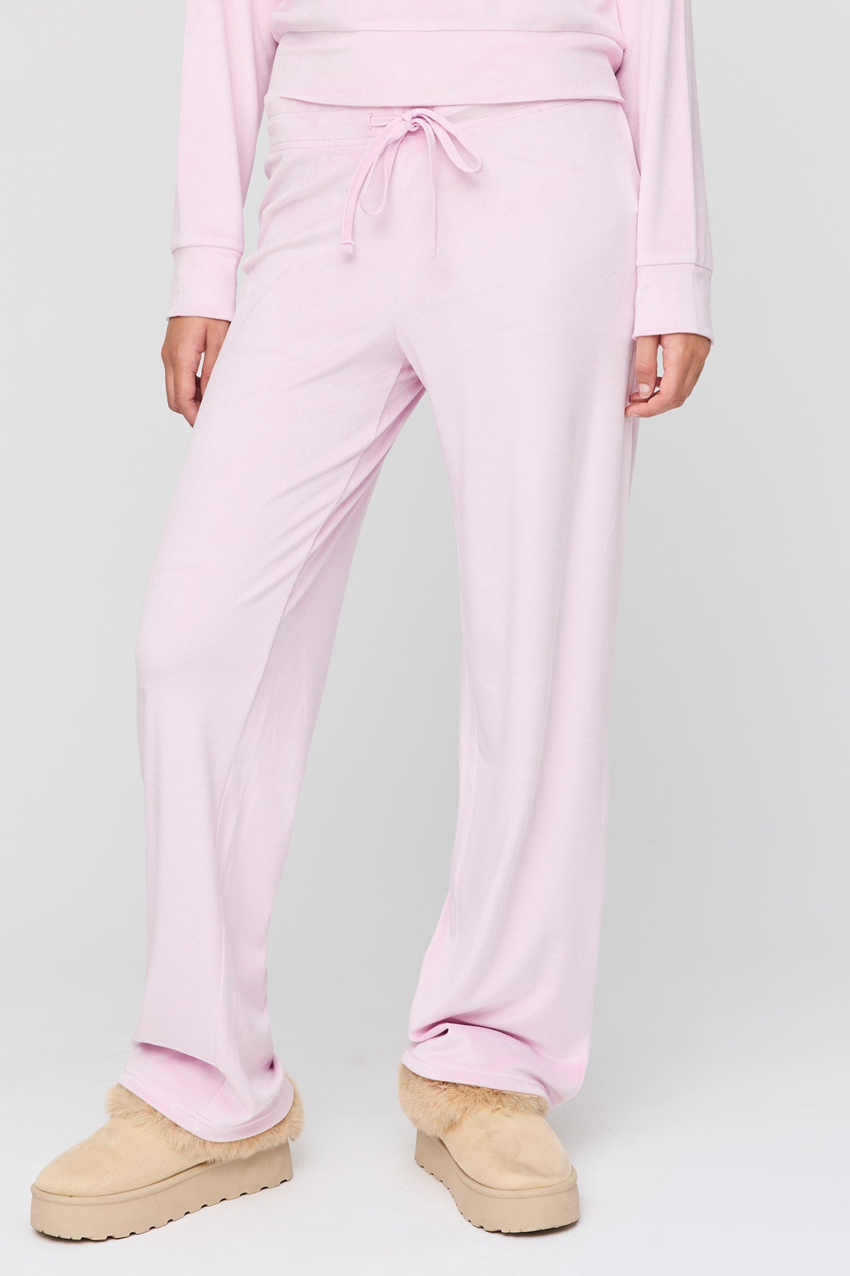 Vue alternative 2. Ensemble avec haut à capuchon en velours à imprimé Juicy Couture et pantalon