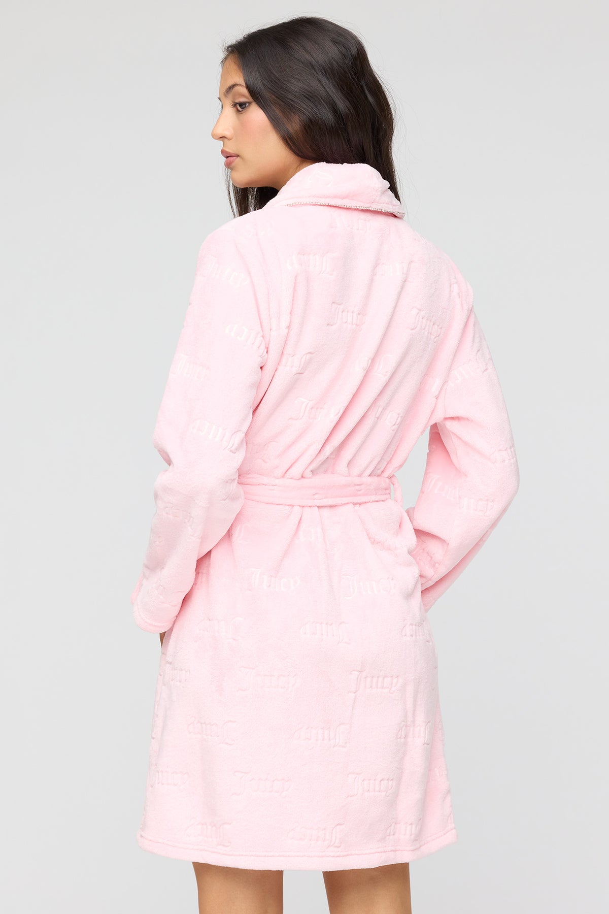 Vue alternative 2. Peignoir en peluche à imprimé Juicy Couture avec liséré de pierres du Rhin
