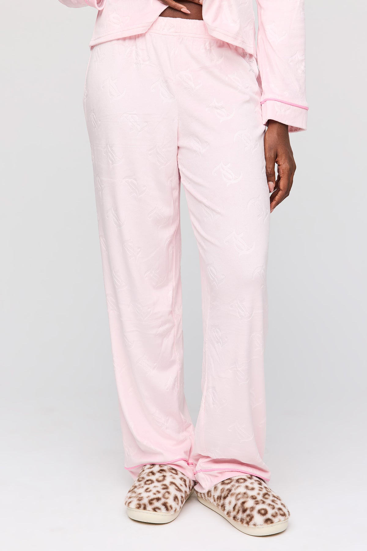 Alt View 3. Juicy Couture Rhinestone Velour Hoodie & Pant Pajama Set - Light Pink