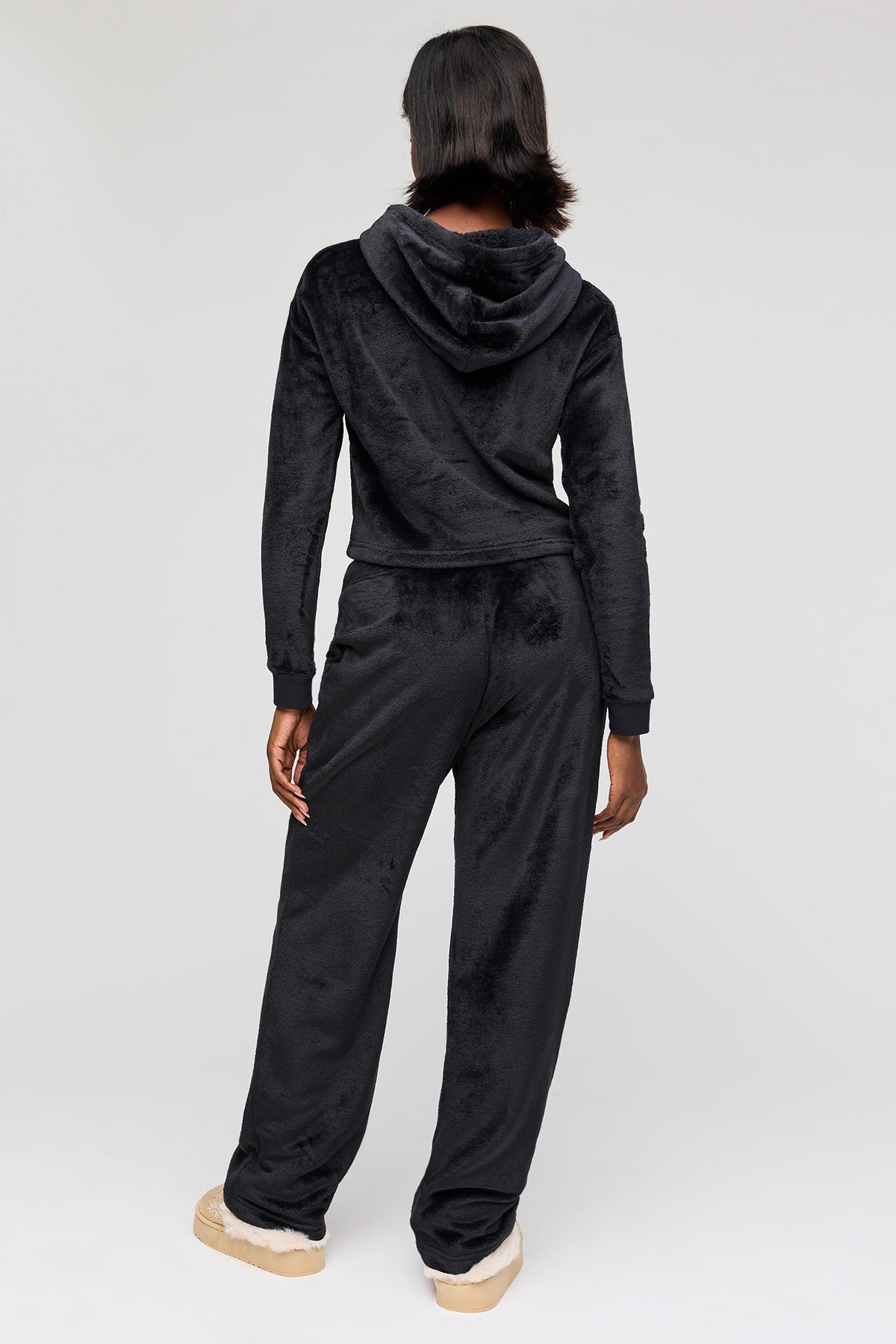 Alt View 4. Juicy Couture Plush Hoodie & Pant Set - Black