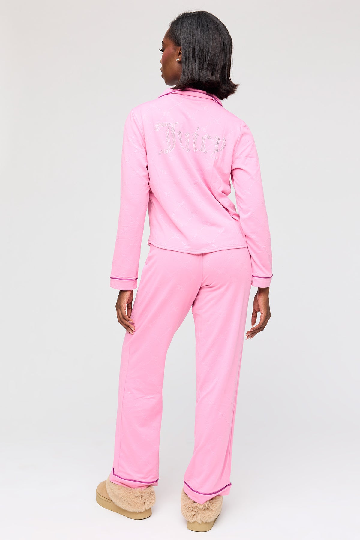 Vue alternative 4. Ensemble pyjama avec haut boutonné à imprimé Juicy Couture avec pierres du Rhin et pantalon