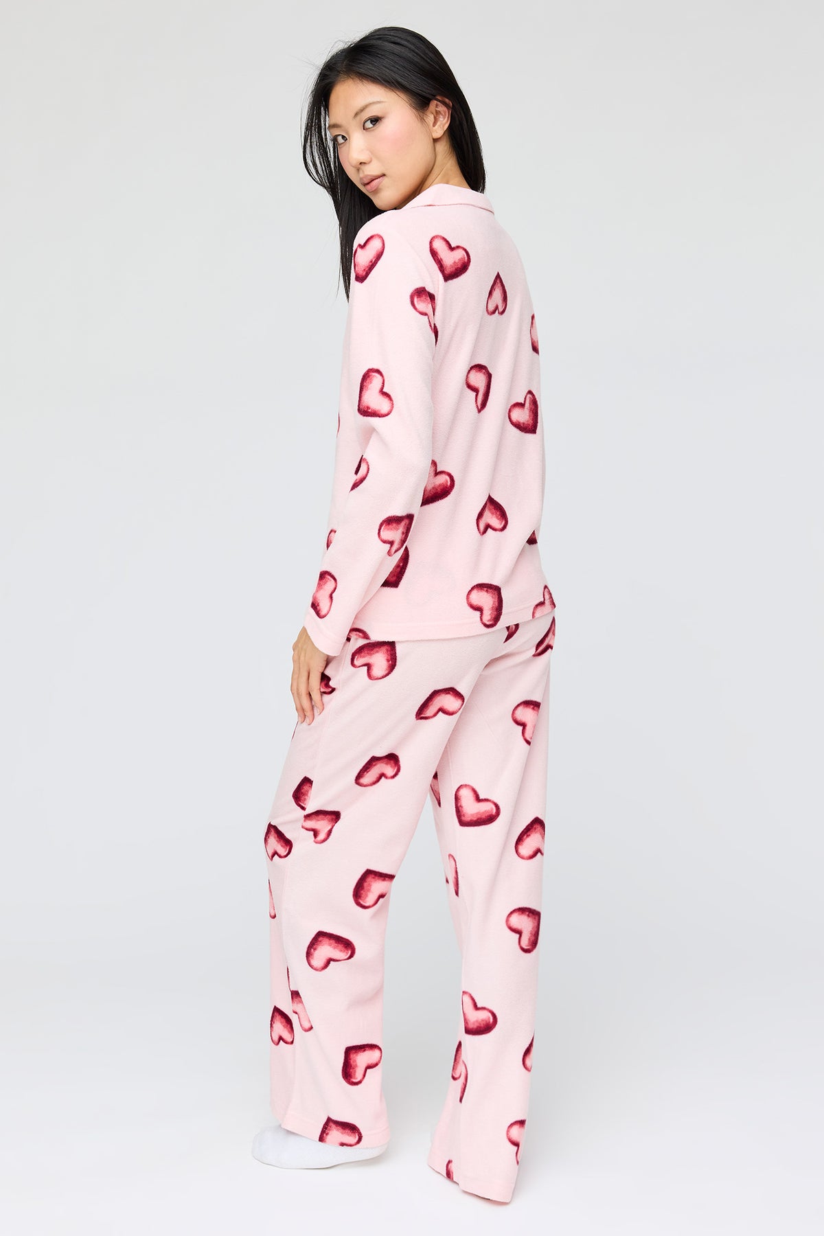 Vue alternative 4. Ensemble pyjama avec haut boutonné en peluche et pantalon