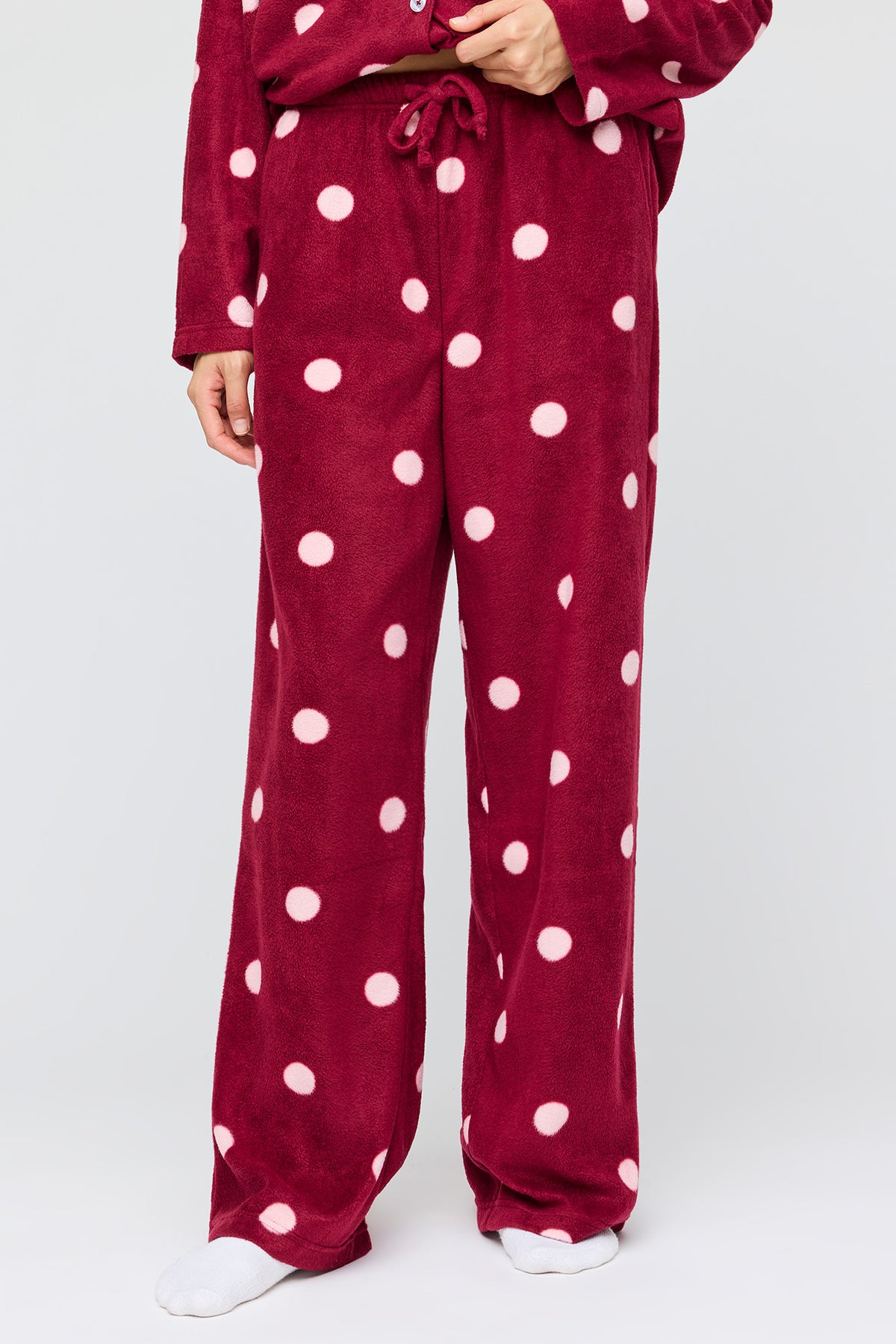 Vue alternative 3. Ensemble pyjama avec haut boutonné en peluche et pantalon