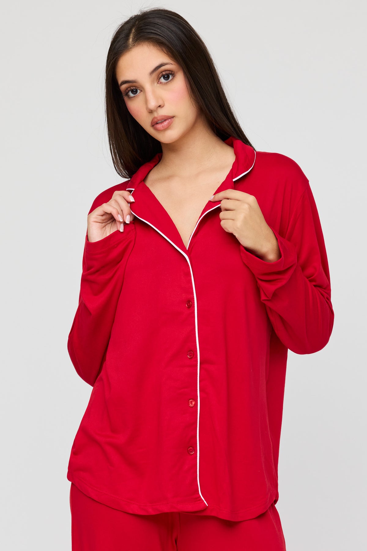 Vue alternative 2. Ensemble pyjama avec haut boutonné à manches longues et pantalon