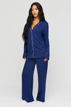 Ensemble pyjama avec haut boutonné à manches longues et pantalon
