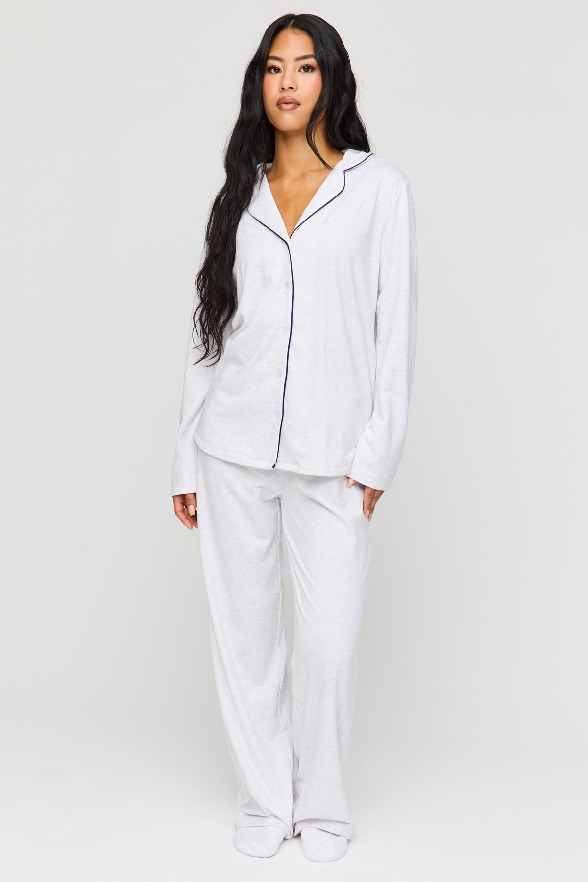 Ensemble pyjama avec haut boutonné à manches longues et pantalon