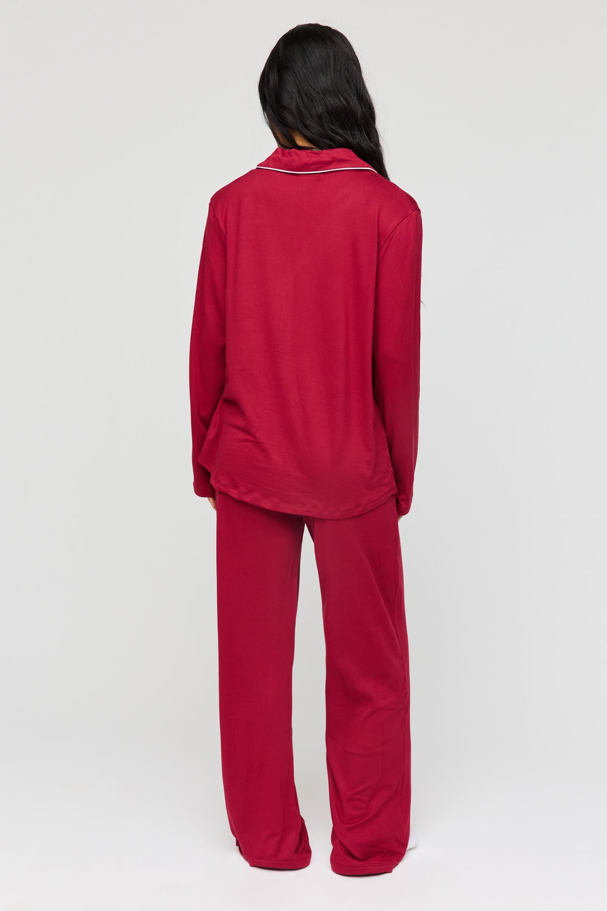 Vue alternative 4. Ensemble pyjama avec haut boutonné à manches longues et pantalon