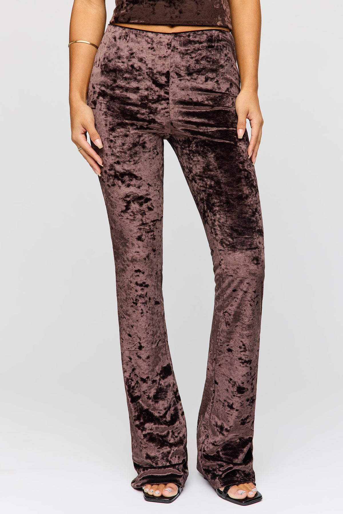 Vue alternative 2. Pantalon évasé en velours