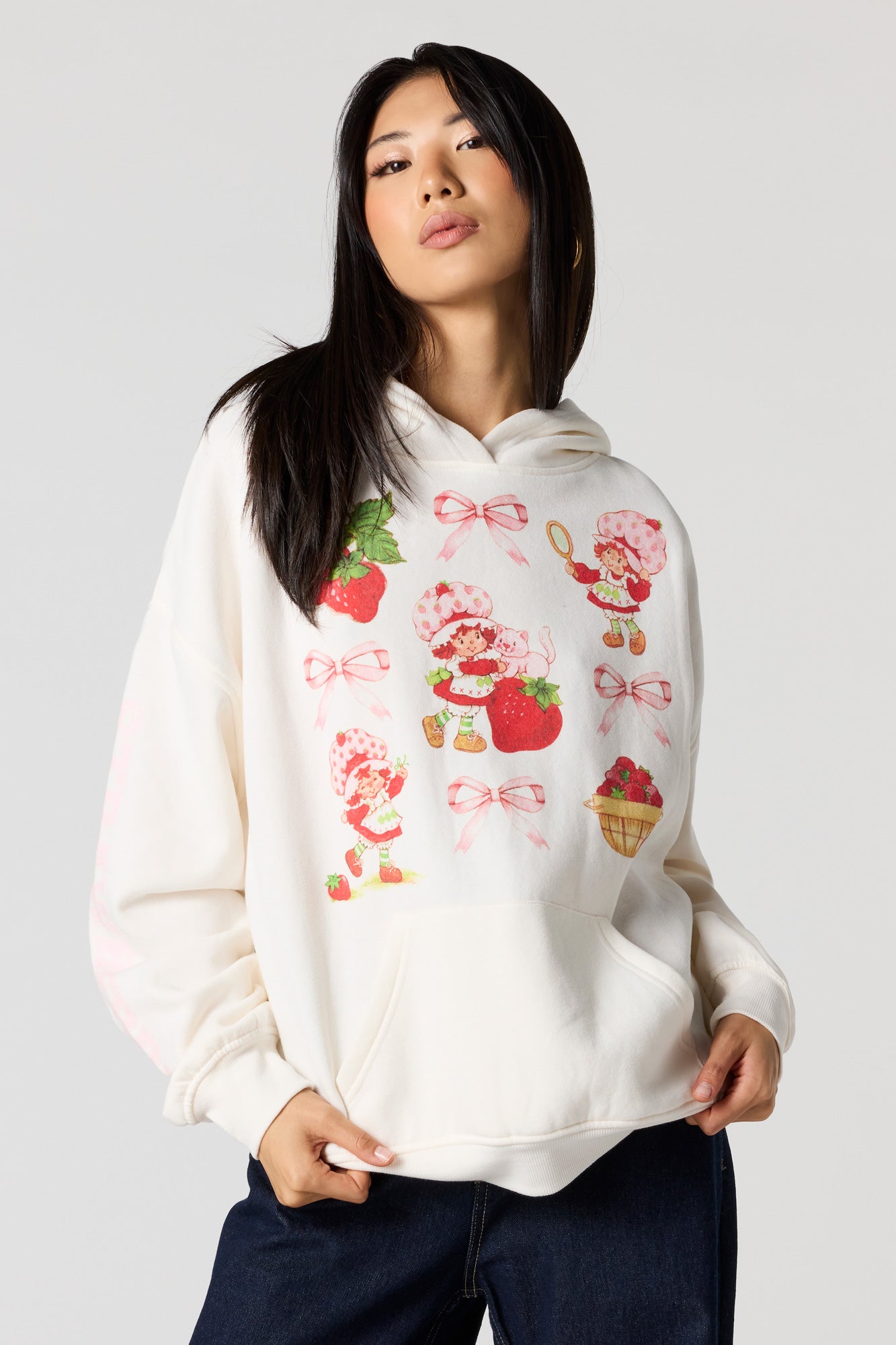苺　0520-1 Strawberry Shortcake Graphic Fleece Hoodie – Urban Planet