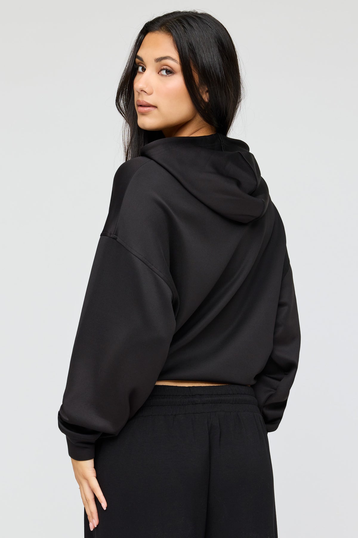 Alt View 2. U/A Drawstring Hoodie - Black