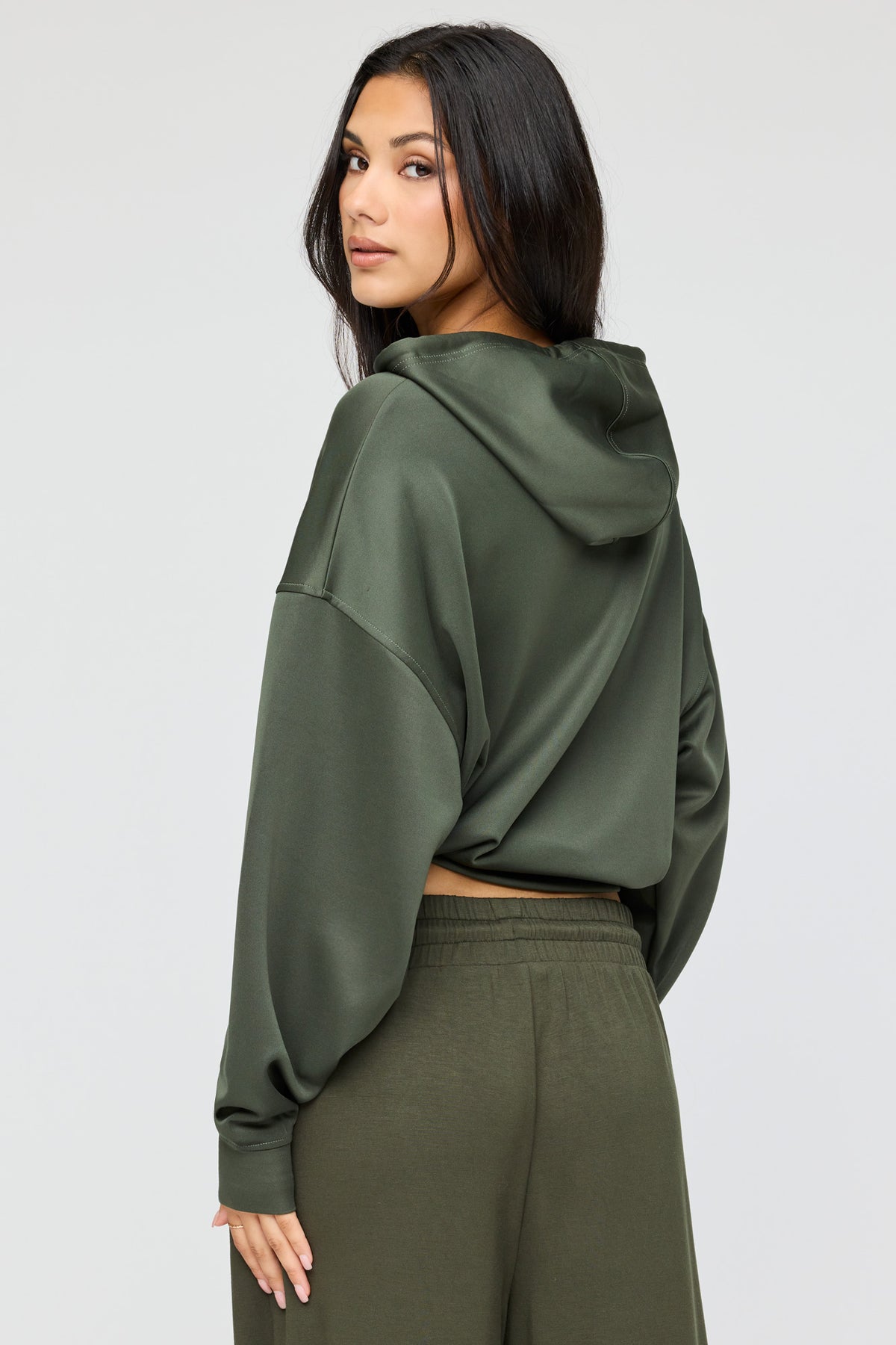 Alt View 2. U/A Drawstring Hoodie - Green