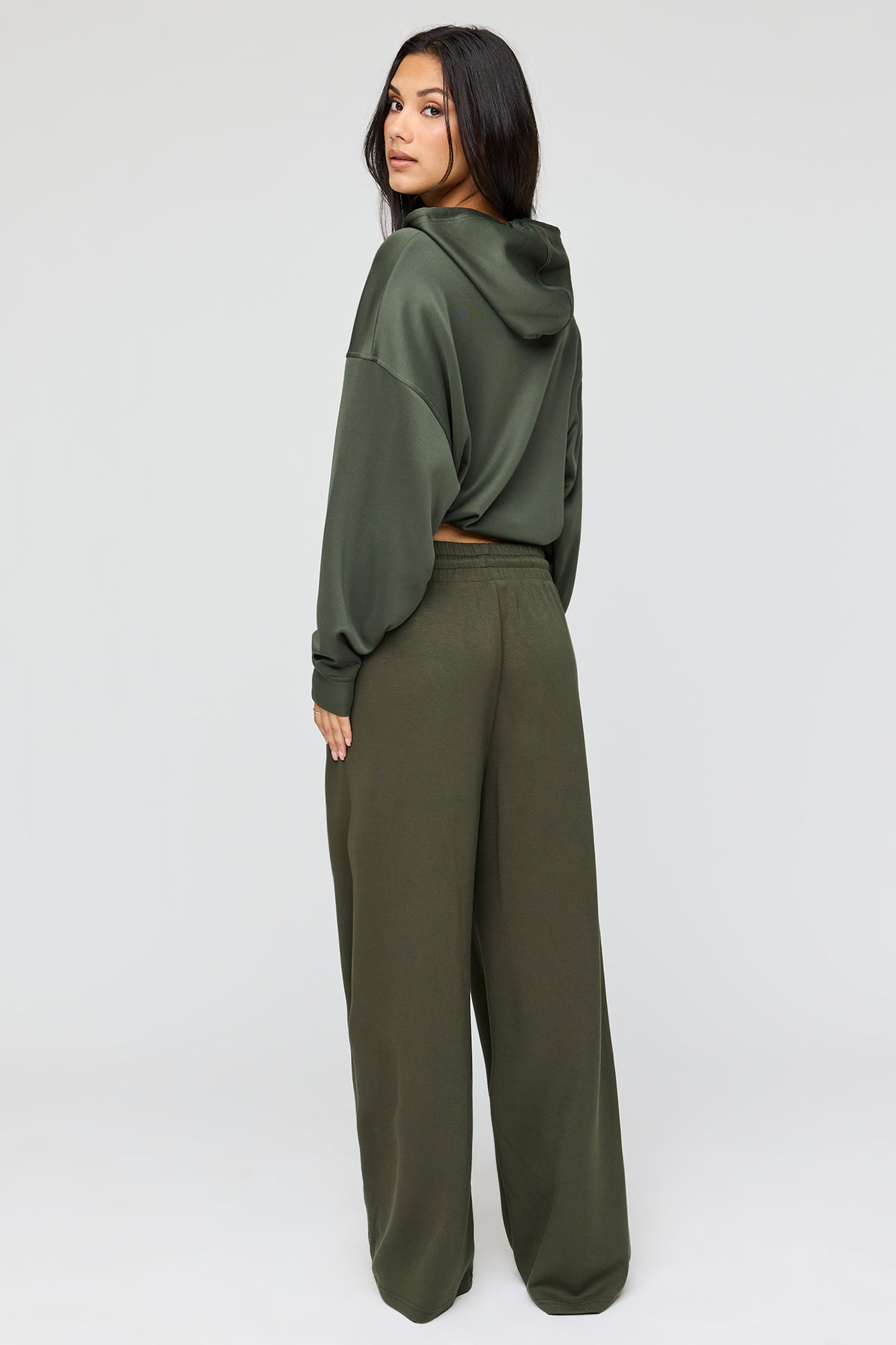 Vue alternative 3. Pantalon U/A à jambe large