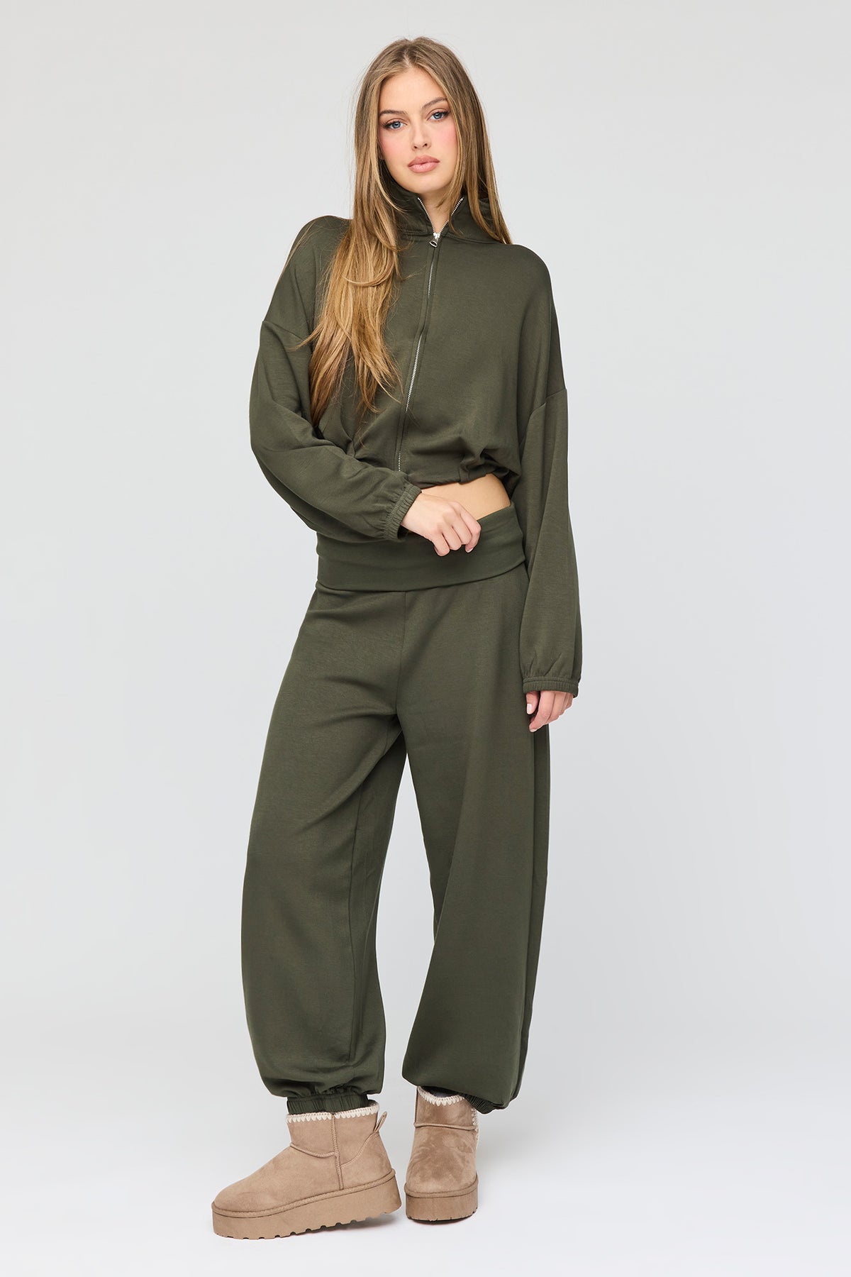 Vue alternative 4. Jogger U/A à jambe ballon avec bande de taille repliée