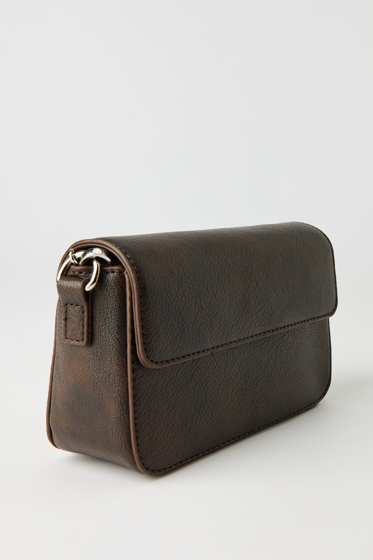 Alt View 4. Studded Strap Shoulder Bag - Brown