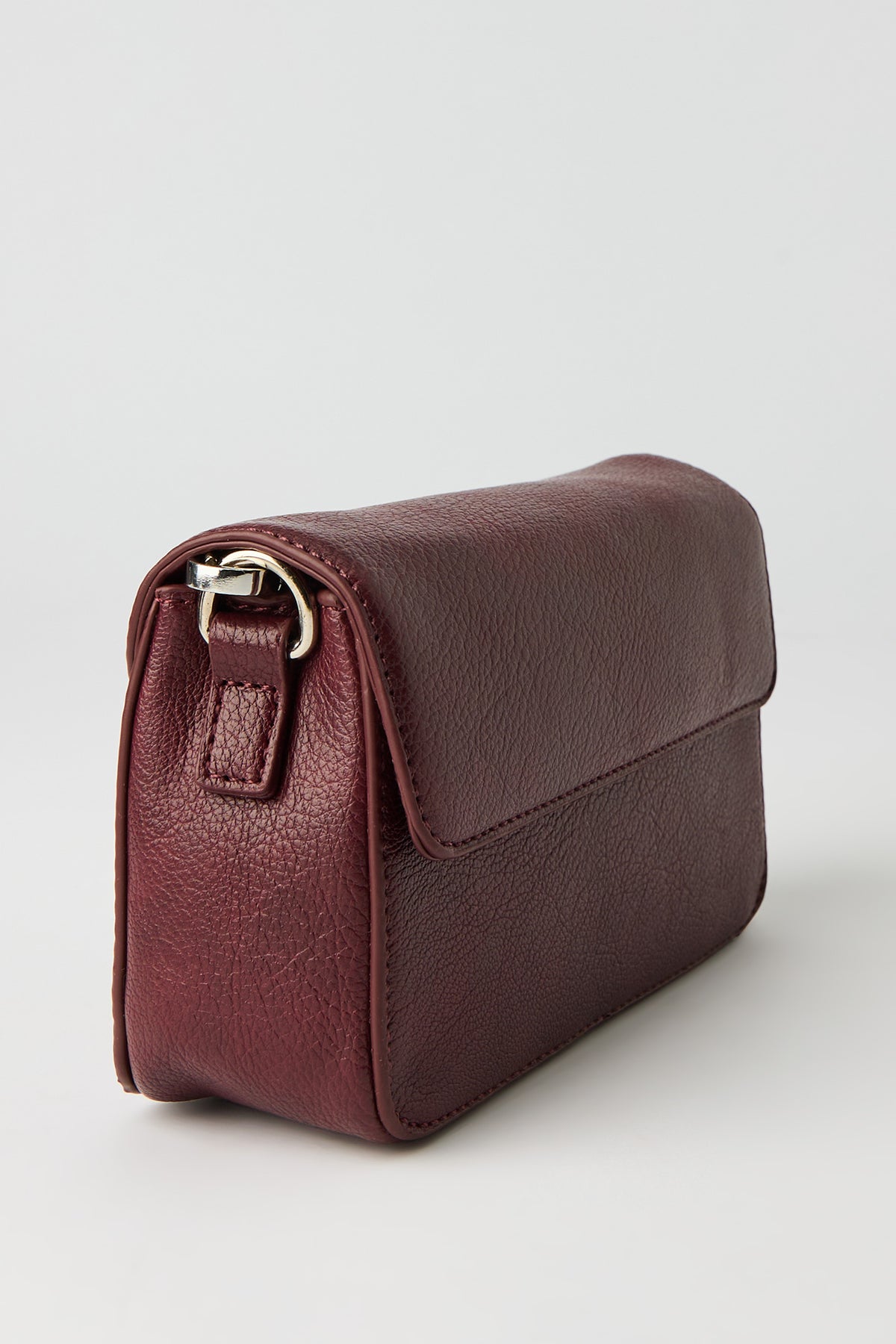 Alt View 4. Studded Strap Shoulder Bag - Burgundy