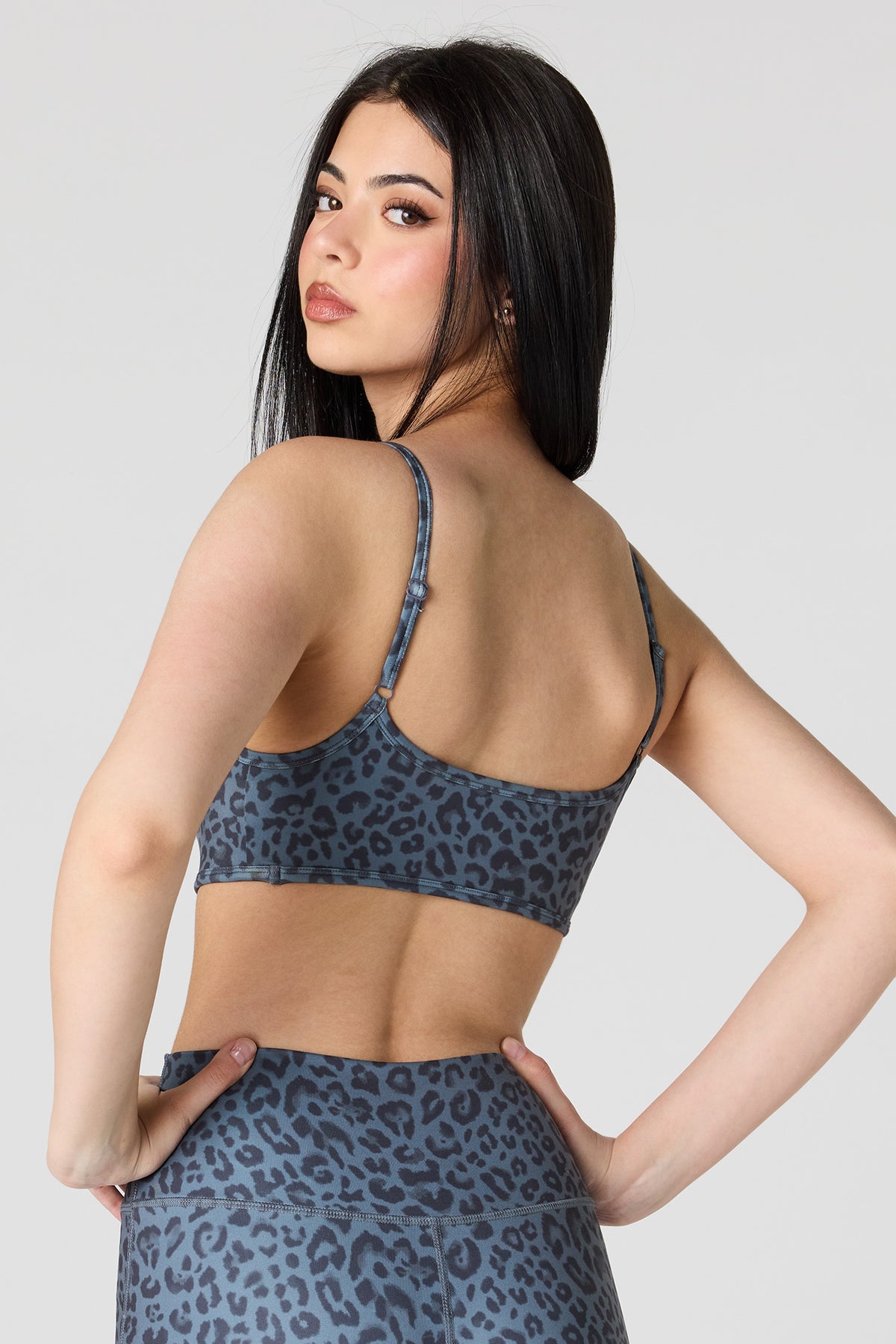 Vue alternative 2. Soutien-gorge de sport U/A 