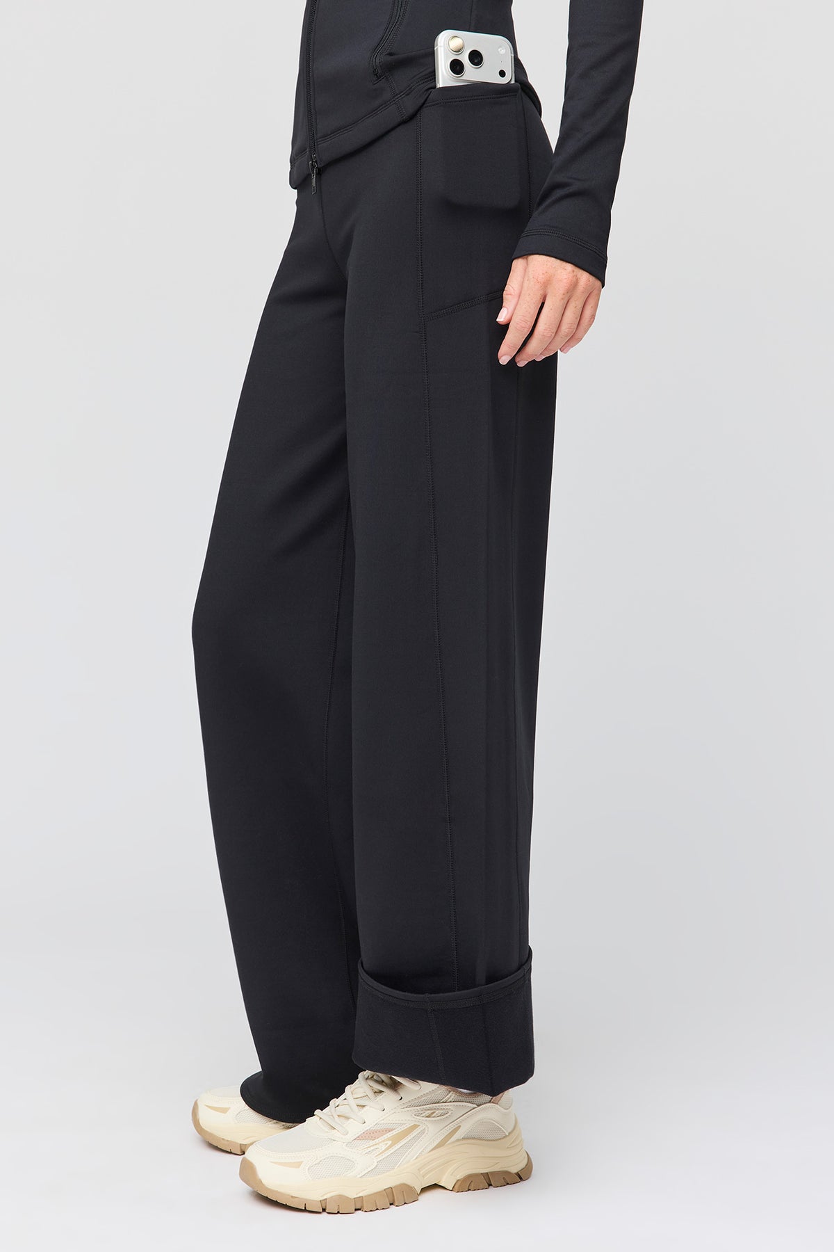 Vue alternative 4. Pantalon à jambe large doublé de molleton tech chaud