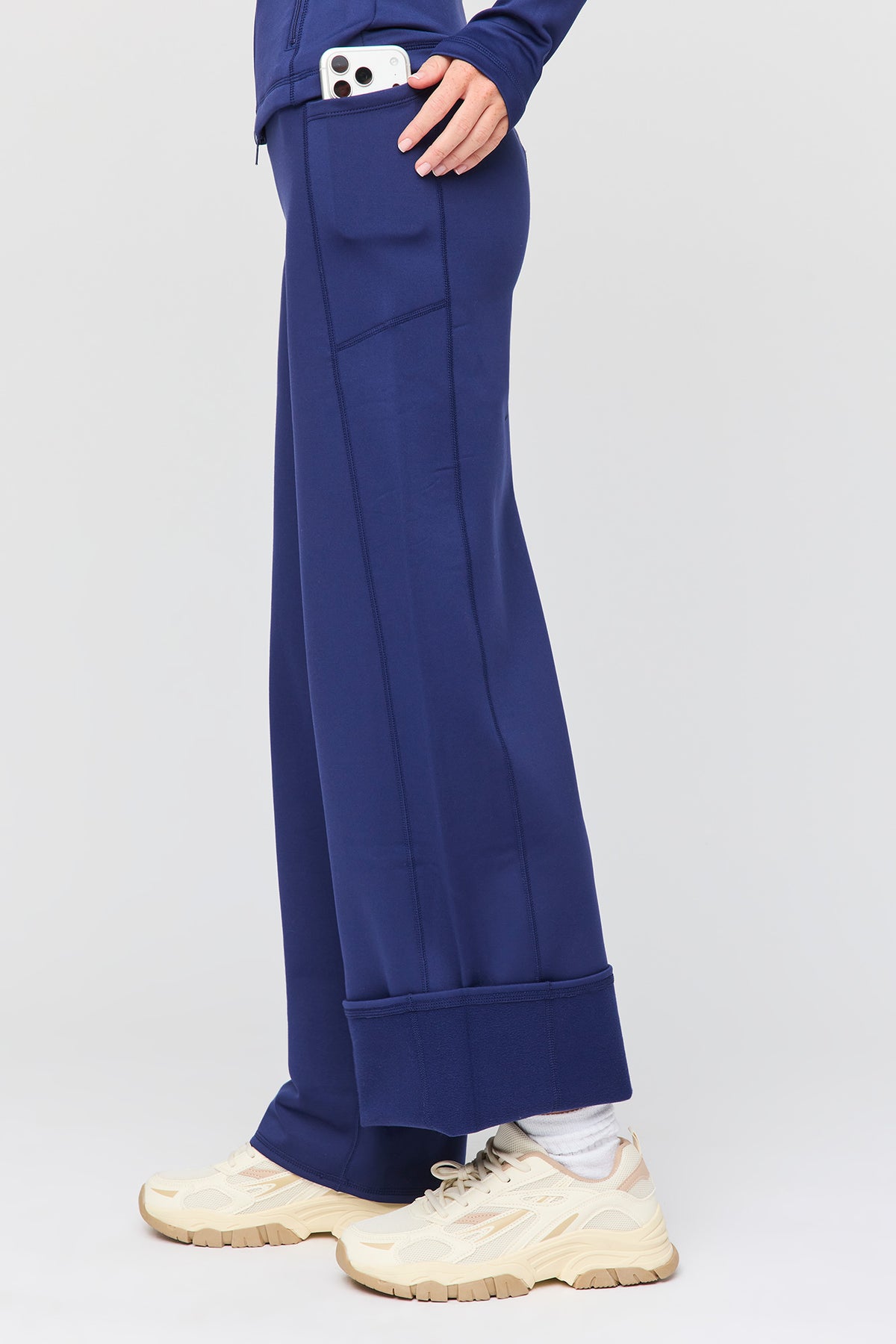 Vue alternative 4. Pantalon à jambe large doublé de molleton tech chaud