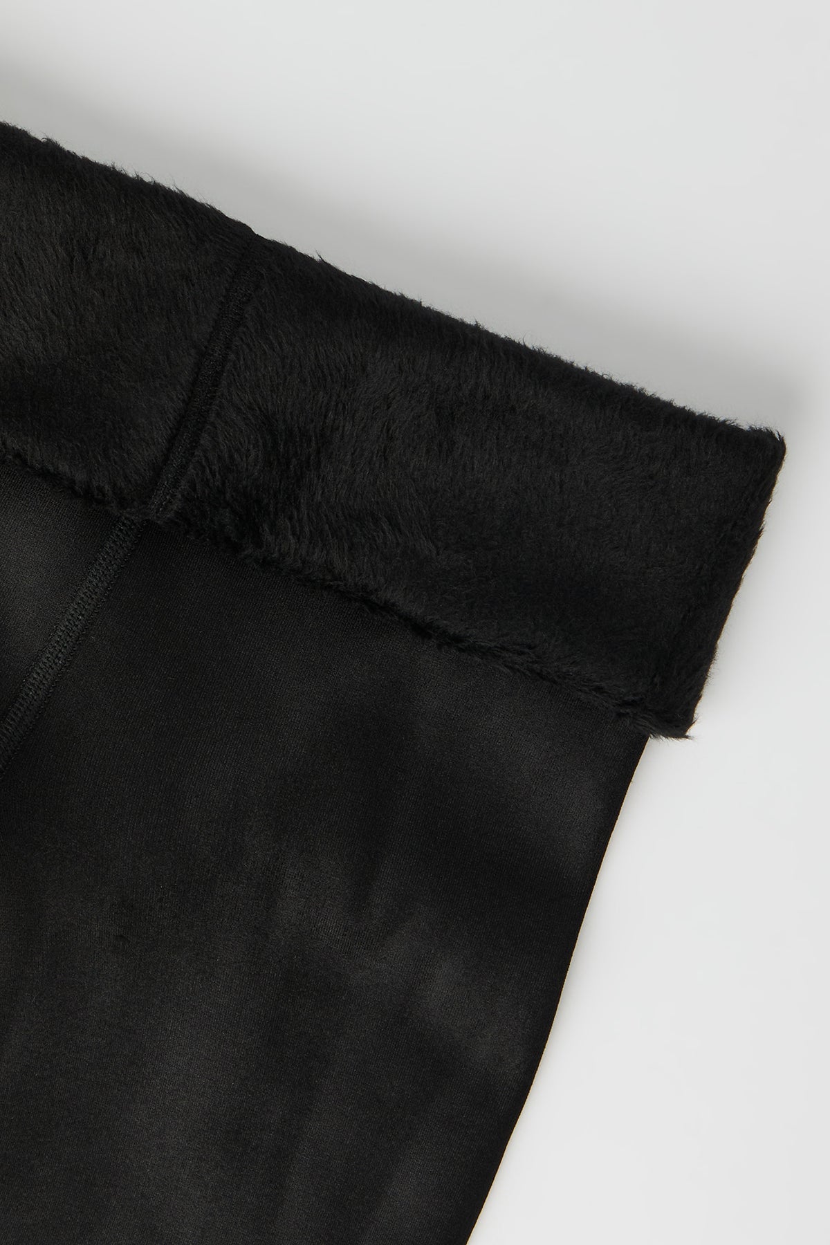 Vue alternative 2. Collants brillants doublés de similifourrure