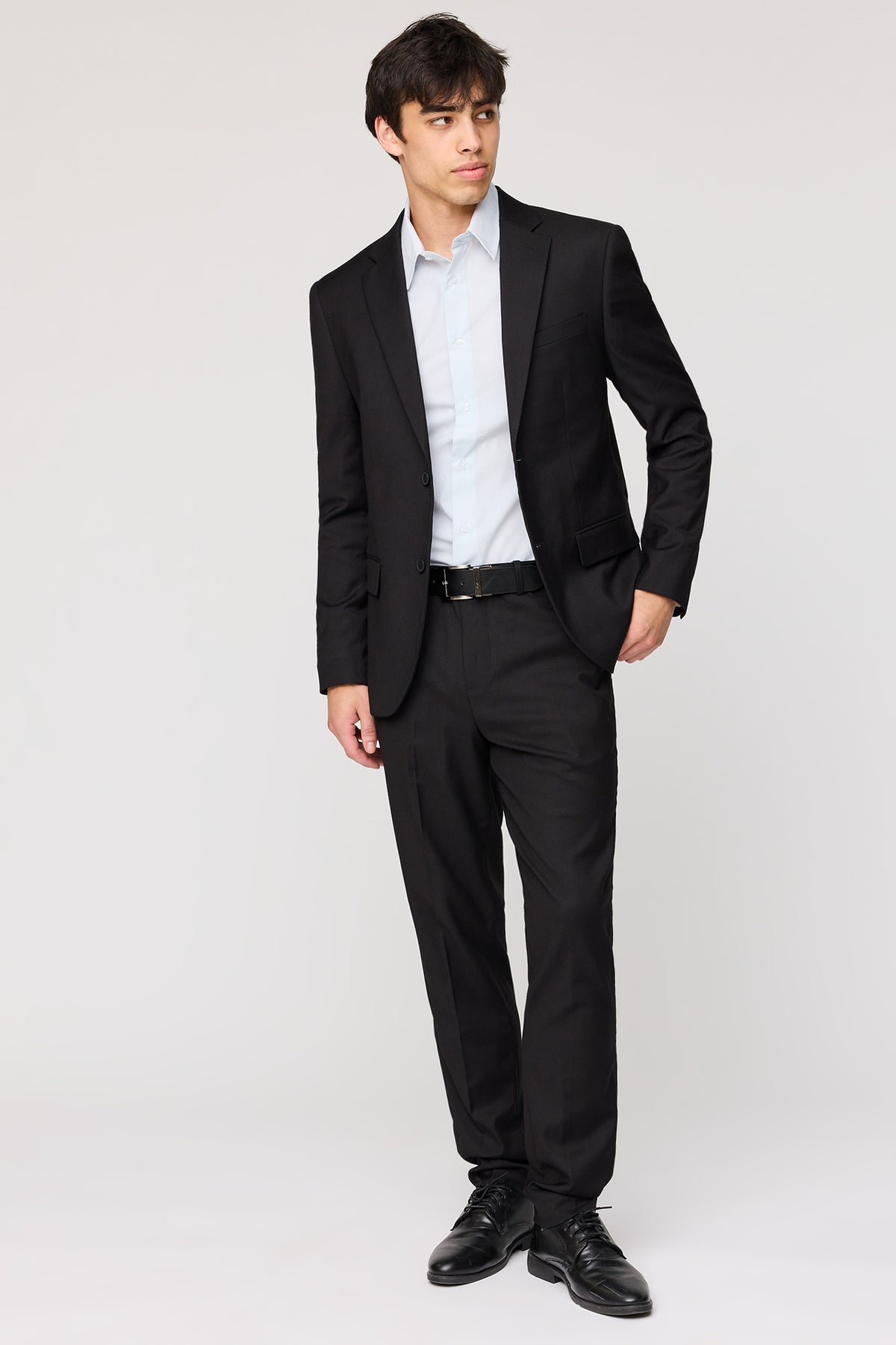 Vue alternative 2. Pantalon habillé ajusté