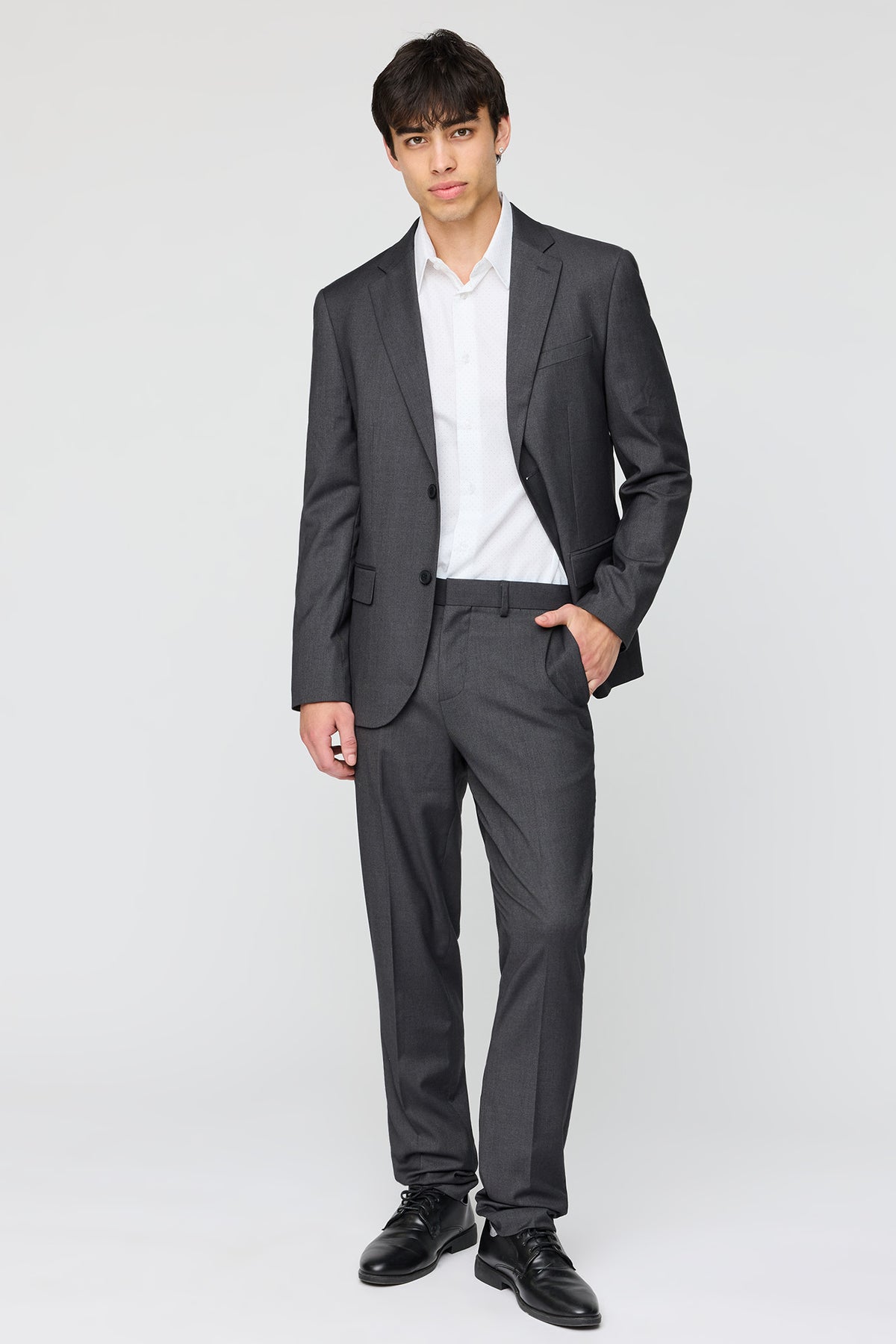 Vue alternative 2. Pantalon habillé ajusté
