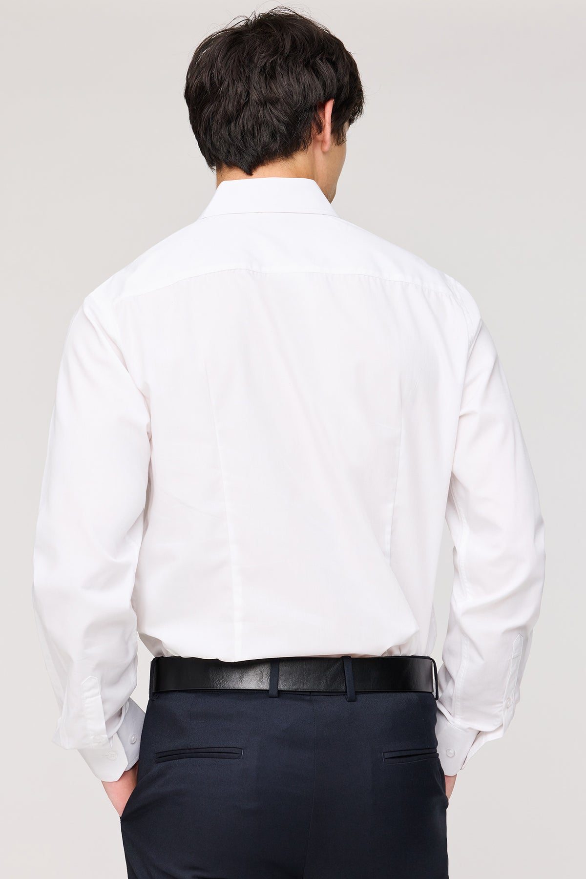 Vue alternative 2. Chemise habillée ajustée