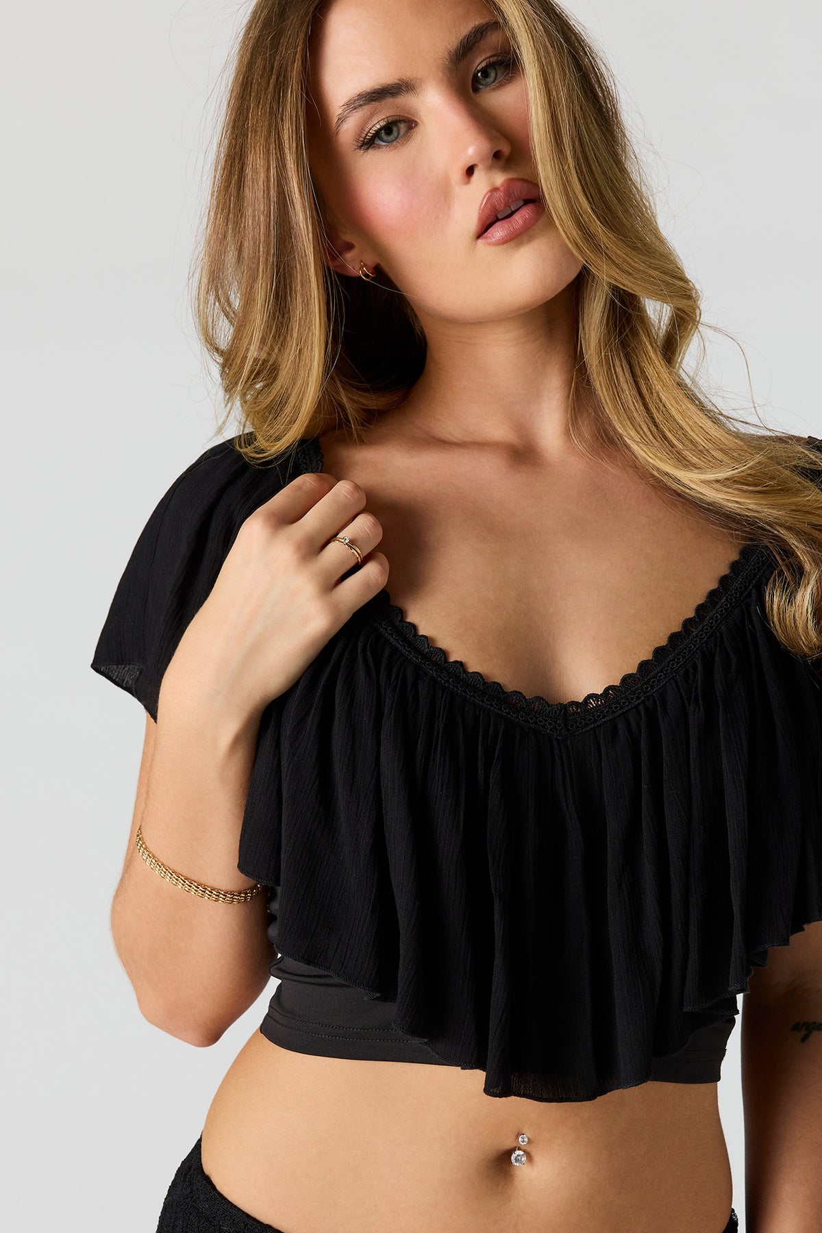 Alt View 4. Ruffle V-Neck Crop Top - Black