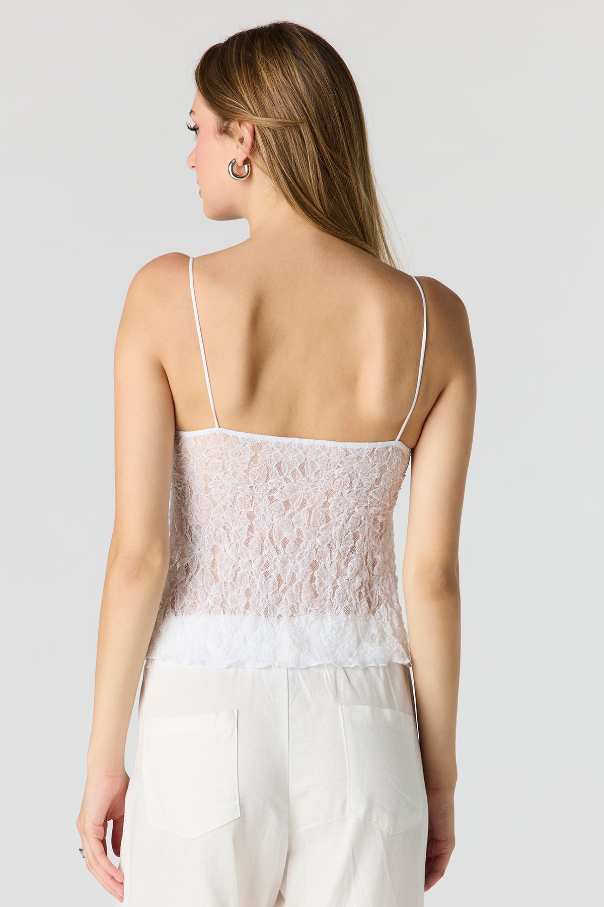 Vue alternative 2. Débardeur de style nuisette en dentelle avec attache