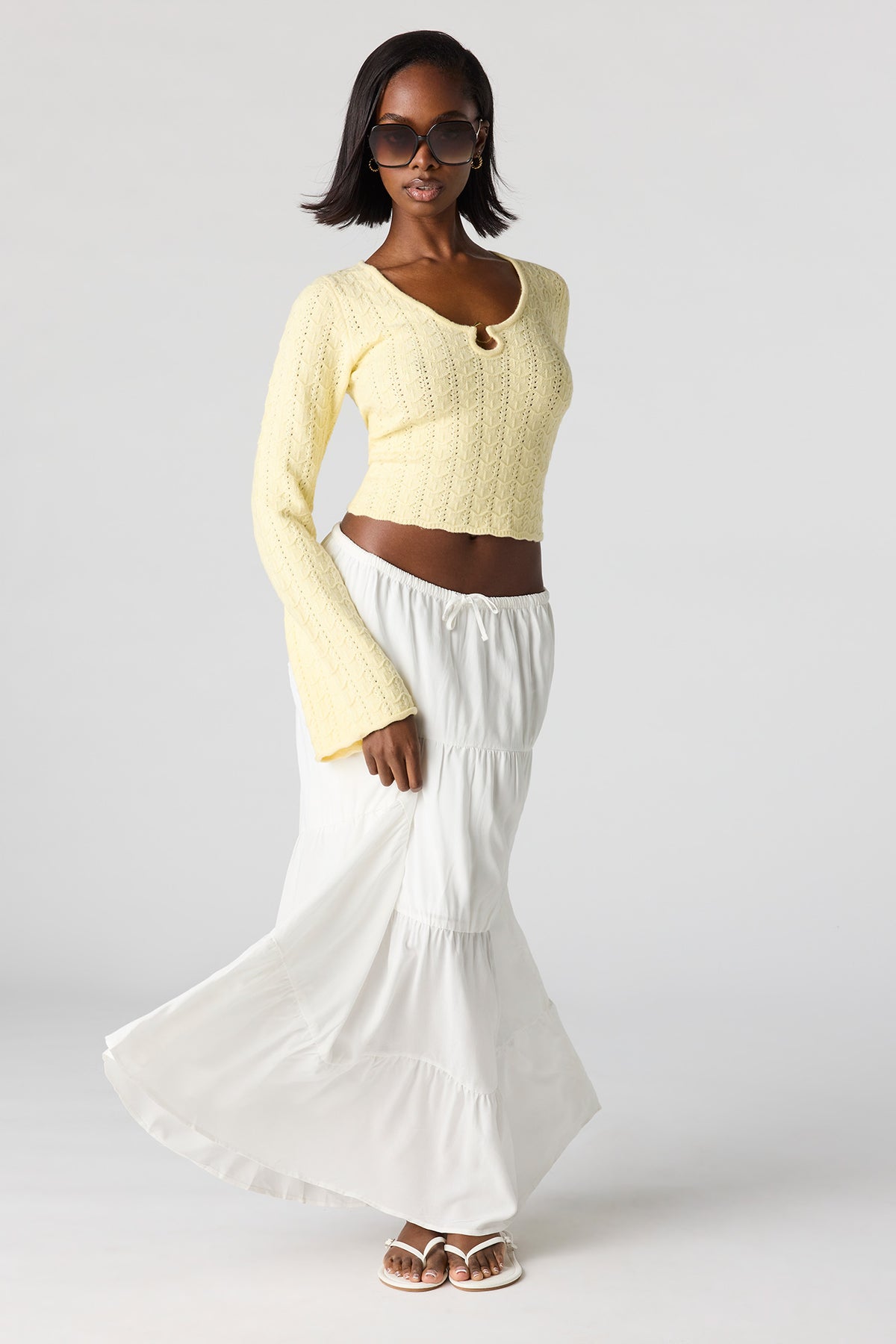 Vue alternative 3. Haut crocheté à manches cloche avec anneau en O