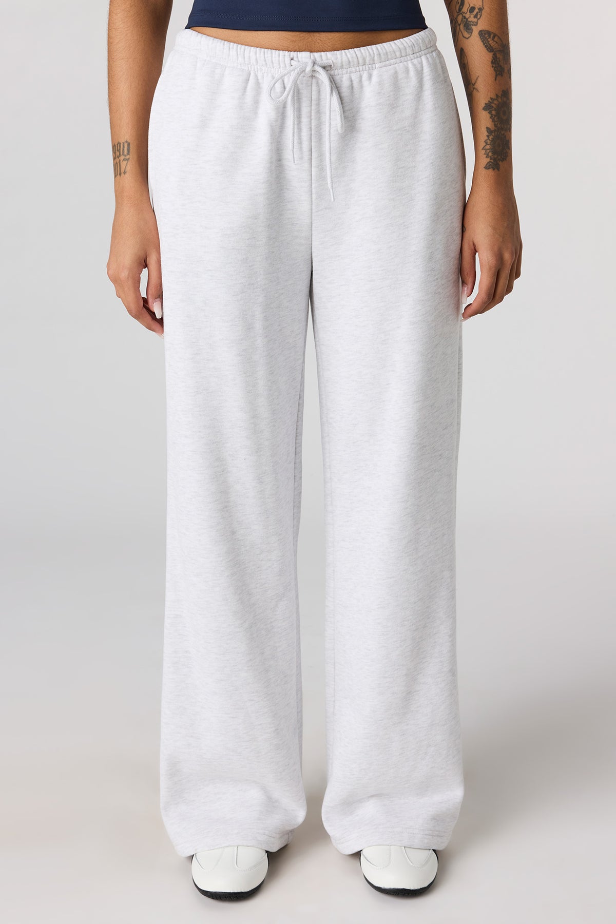 Alt View 2. Luxe Fleece Low Rise Baggy Sweatpant - Light Grey