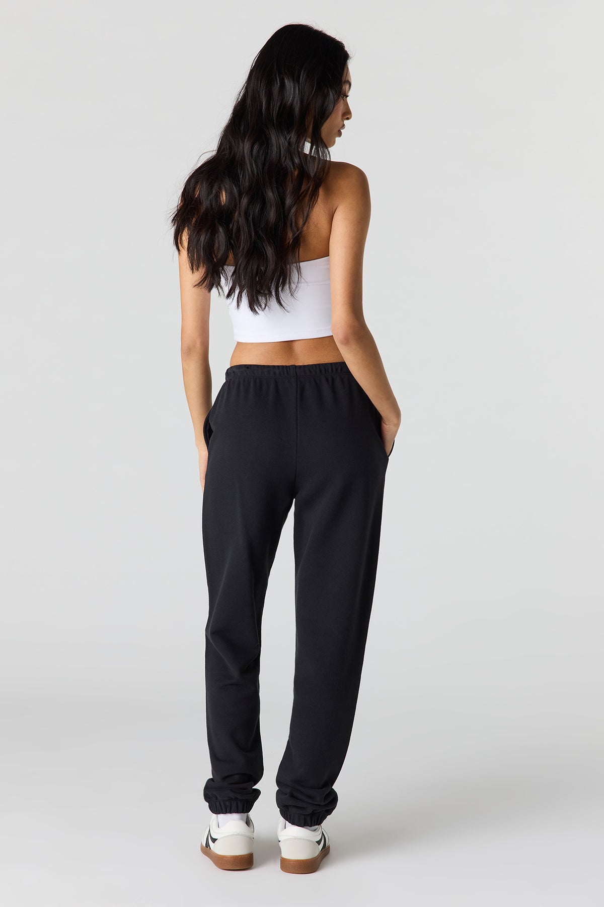 Vue alternative 3. Jogger en tissu bouclé de luxe à taille basse