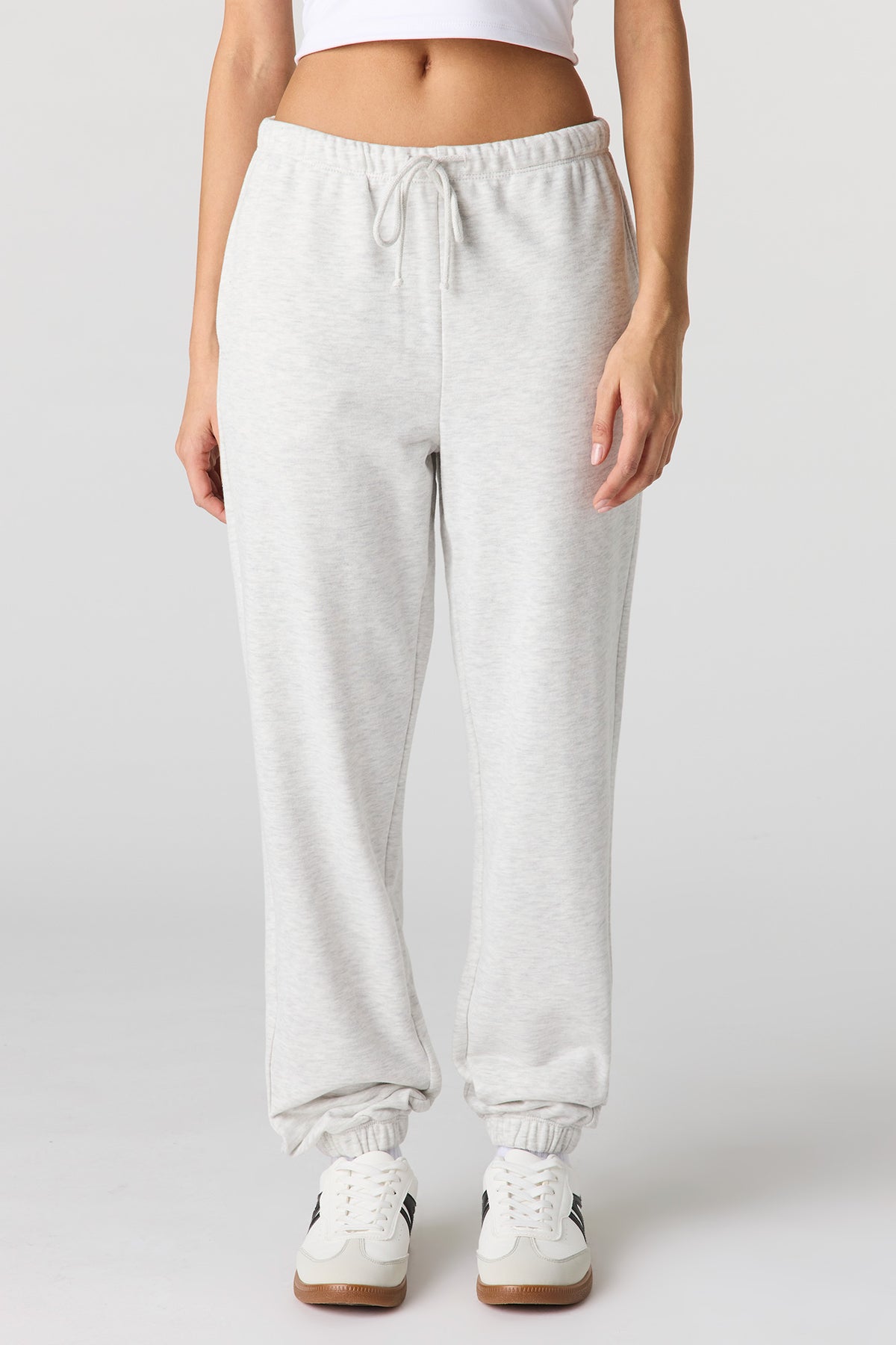 Vue alternative 2. Jogger en tissu bouclé de luxe à taille basse