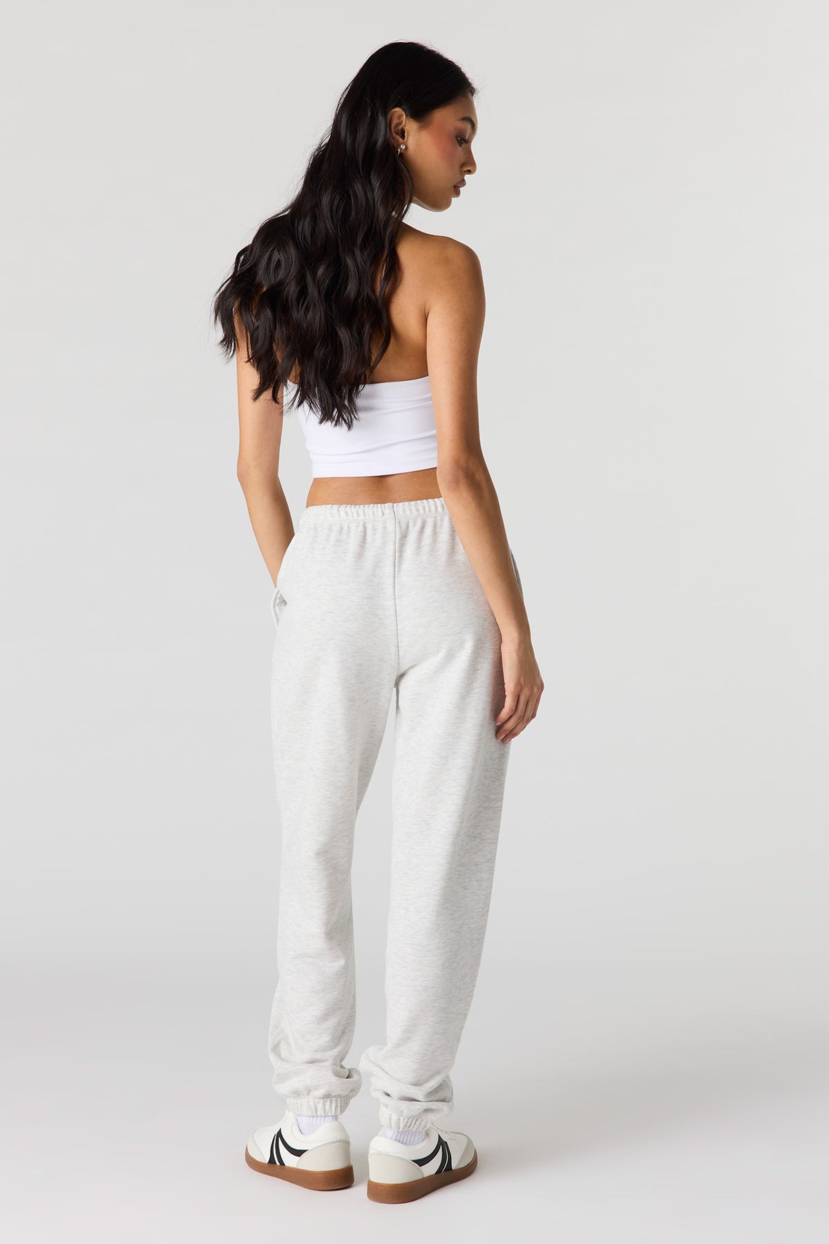 Vue alternative 3. Jogger en tissu bouclé de luxe à taille basse