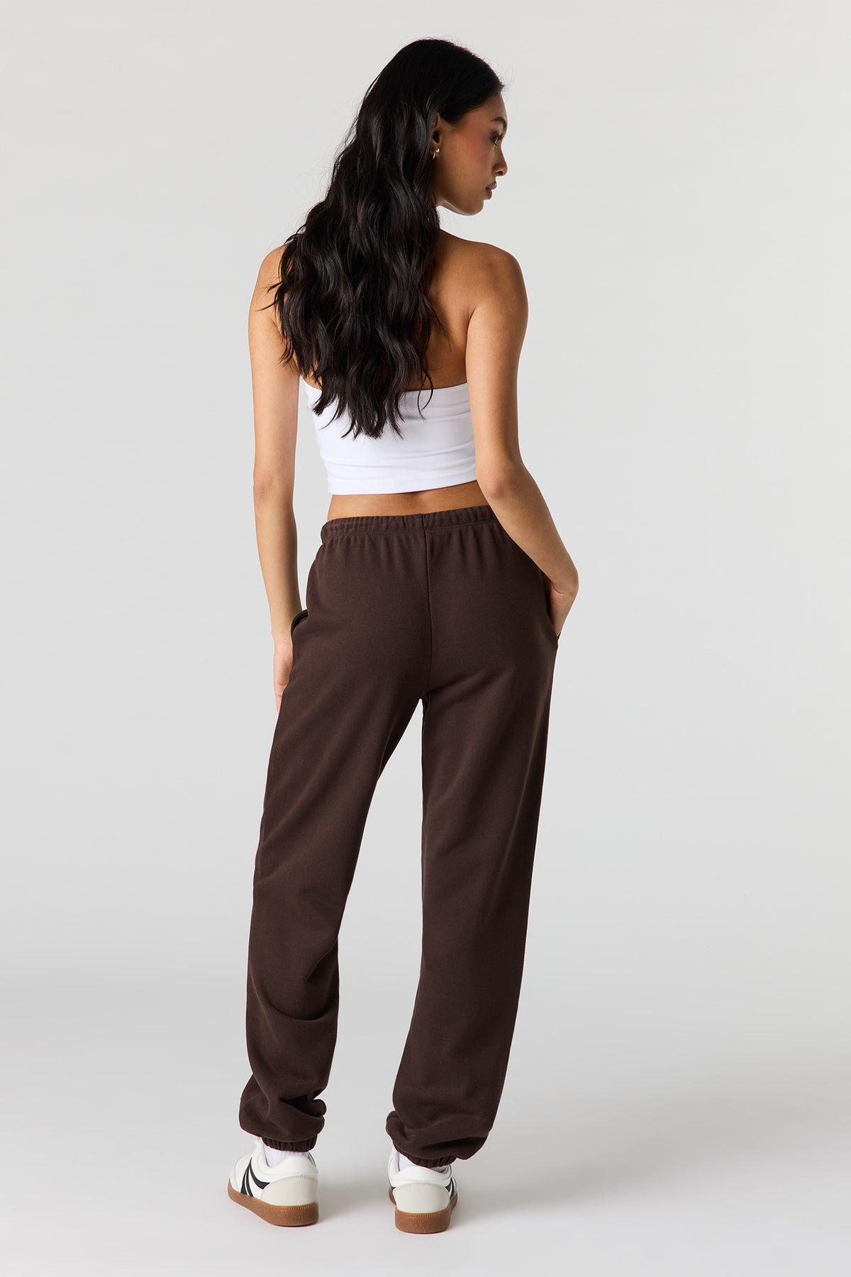 Vue alternative 3. Jogger en tissu bouclé de luxe à taille basse