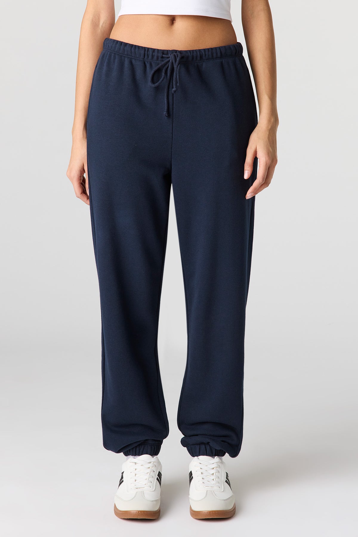 Vue alternative 2. Jogger en tissu bouclé de luxe à taille basse