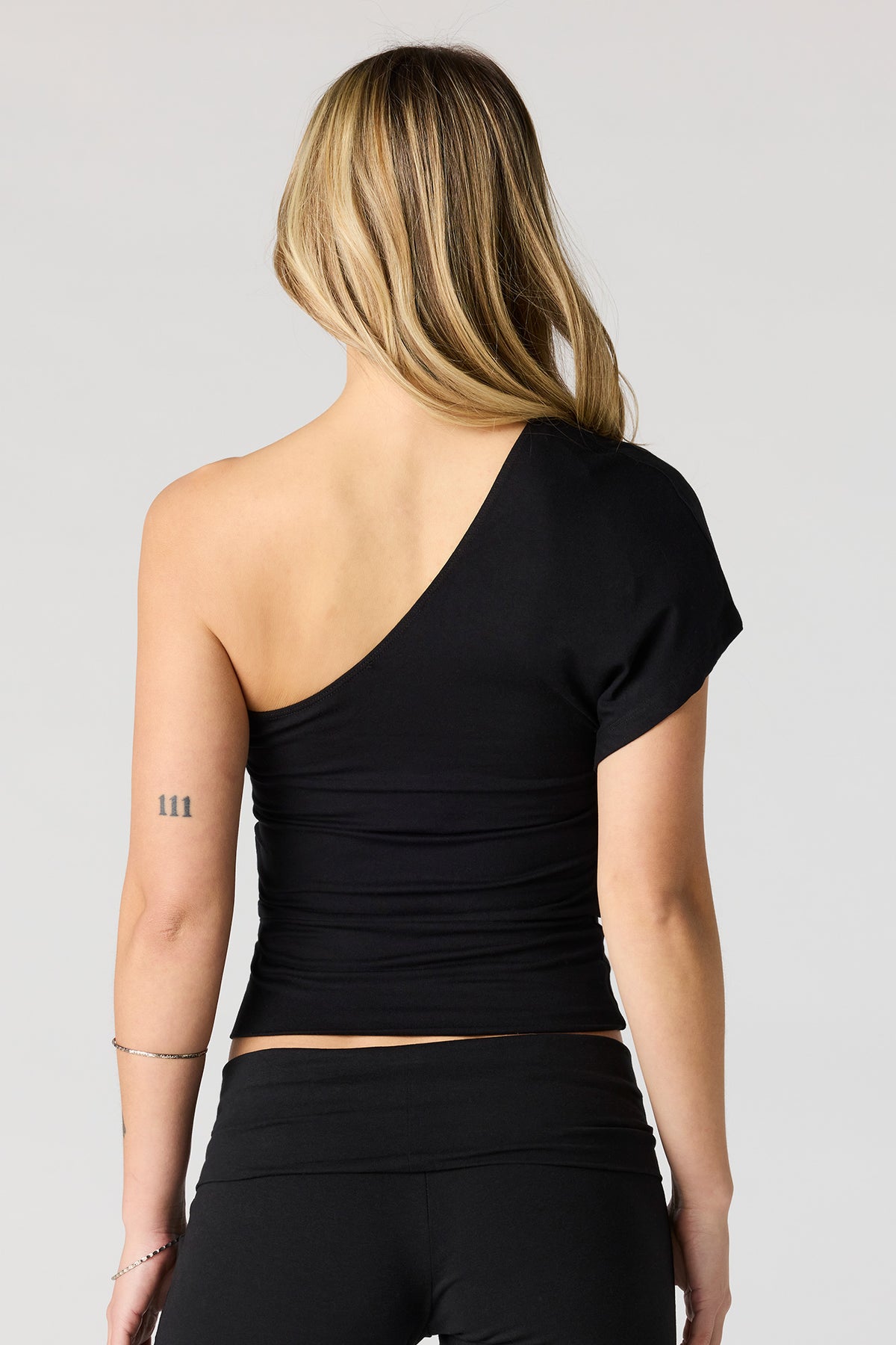 Alt View 2. Dolman Short Sleeve Top - Black