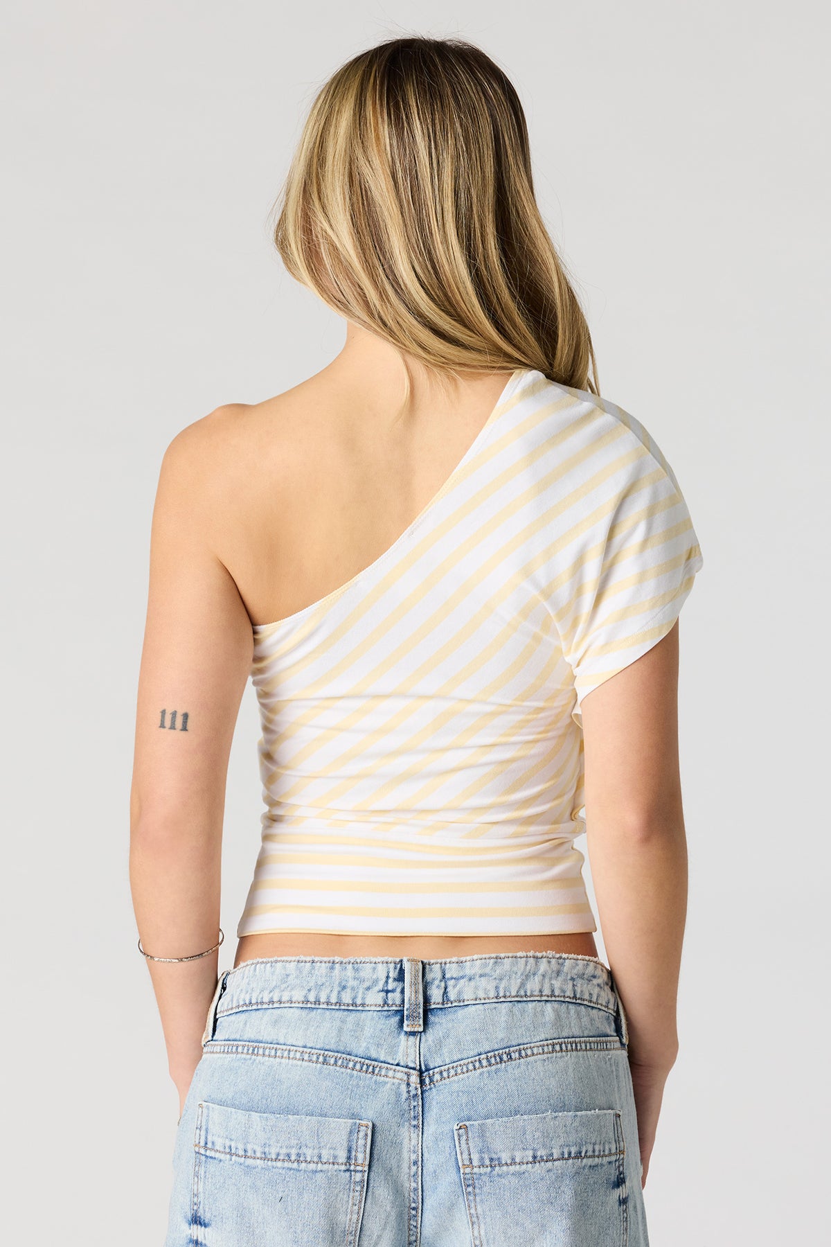 Alt View 2. Dolman Short Sleeve Top - Pale Yellow