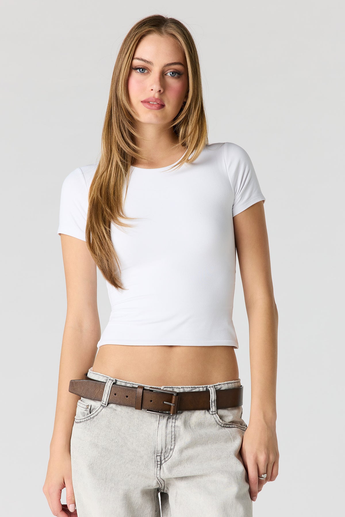 Vue alternative 7. T-shirt ras du cou profilé
