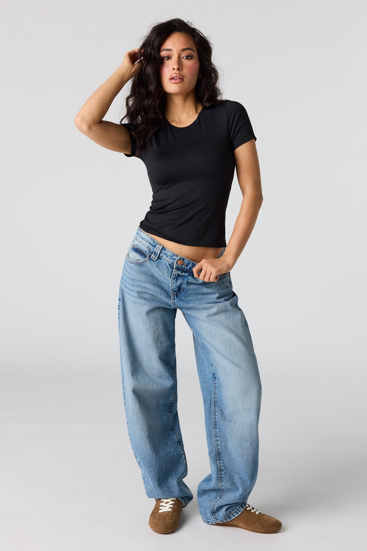 Alt View 3. Contour Crew Neck T-Shirt - Black